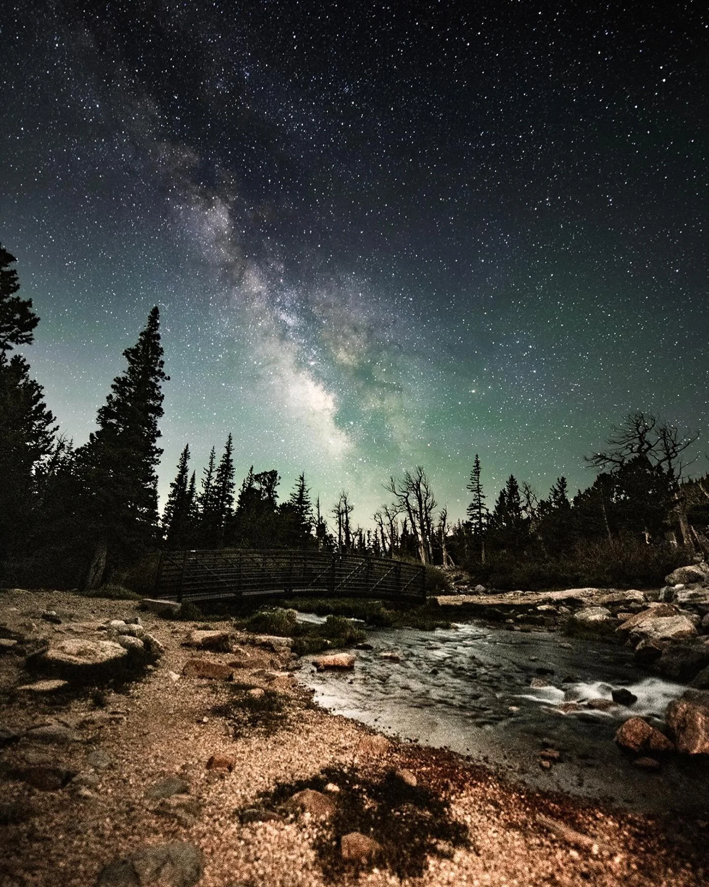 This is one of my photographs from St. Mary&rsquo;s glacier in Colorado. It was a long cold night, but I&rsquo;m happy I got the shot! Tell me what do you think, should I use this as inspiration for a future painting?#milkyway #milkywaychasers #starp