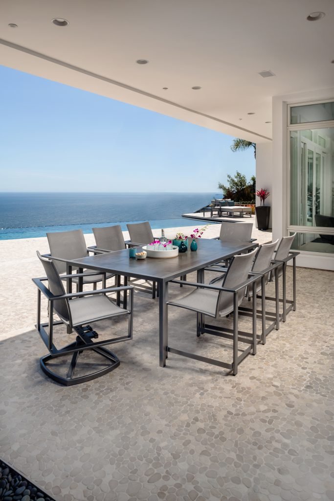 Studio2019Dining1-Hi-No-Column-683x1024.jpg