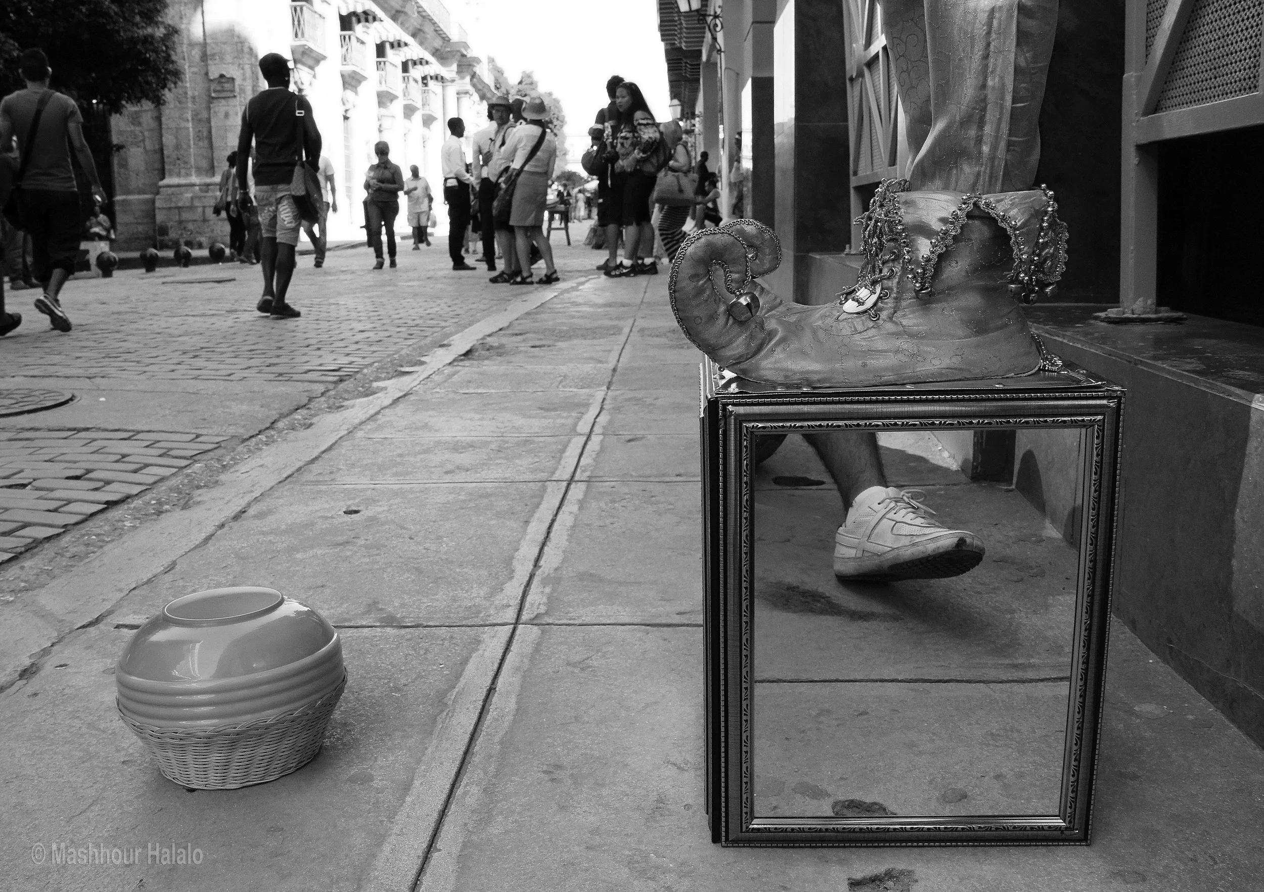 Mirror on the street, La  Havana 2012