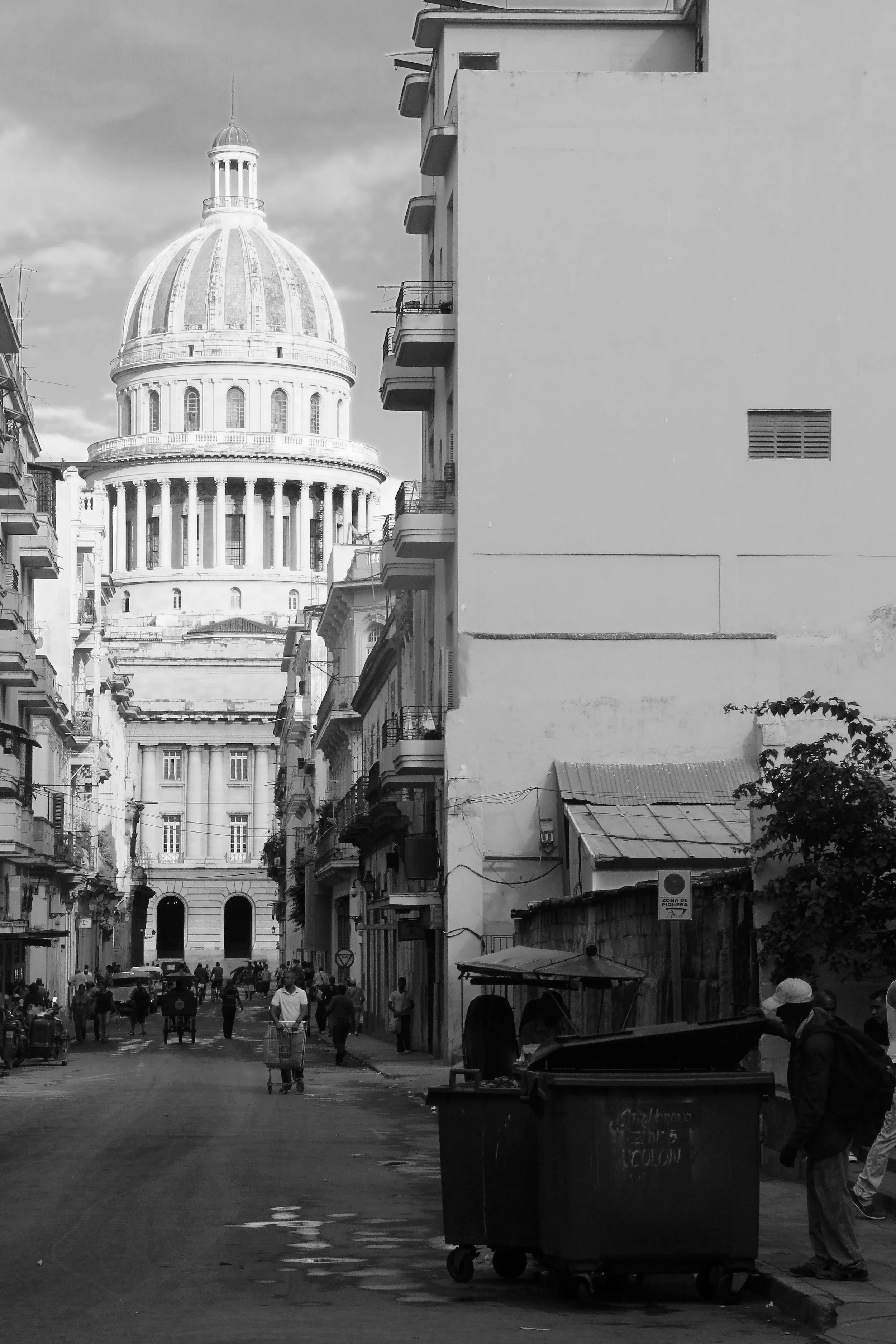 Behind the wall, La Havana 2012