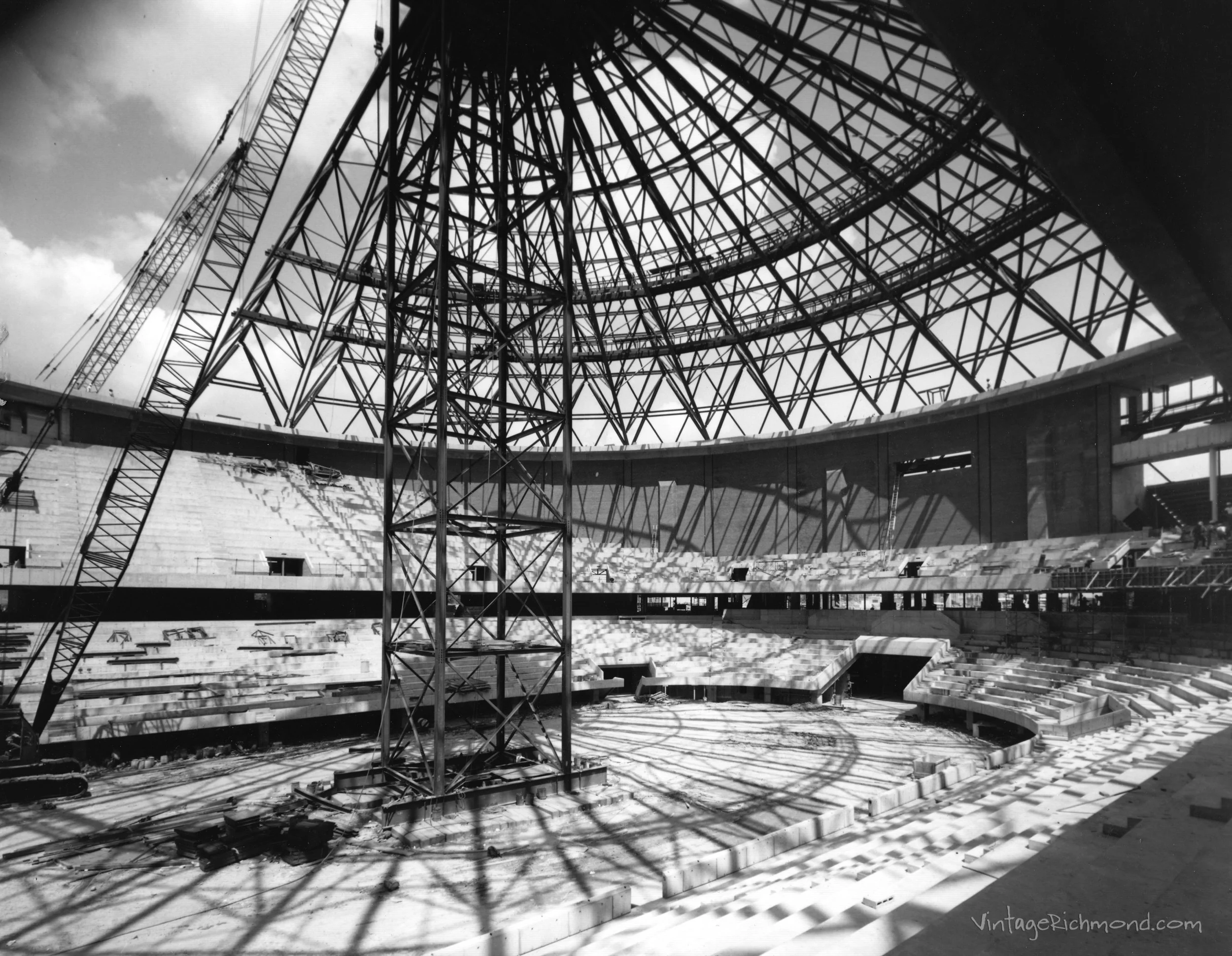Richmond_Coliseum_construction-1970-1.jpg