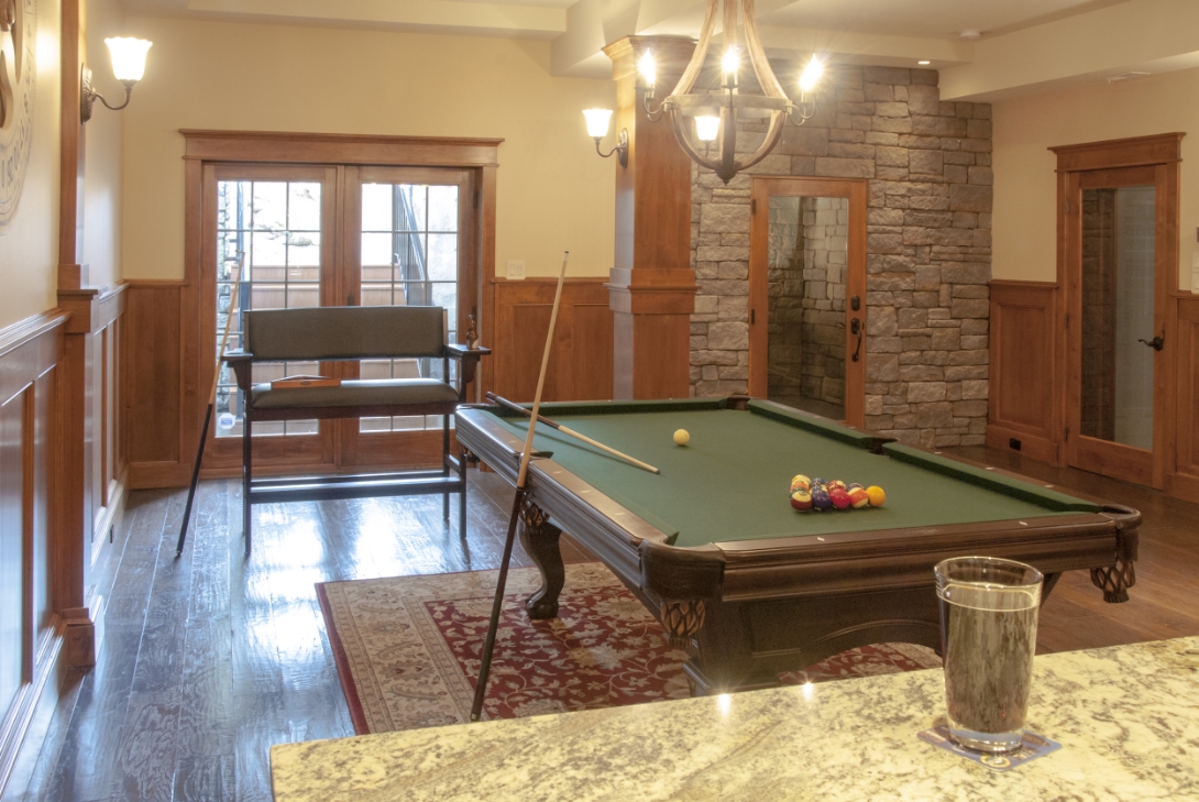  A granite bar top. 