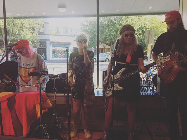 @tacocatband killed it at the @warbyparker summer sound session! Glad you invited me @melyaris :) #seattle #warbyparker #tacocat #localmusic #ridingthecrimsonwave
