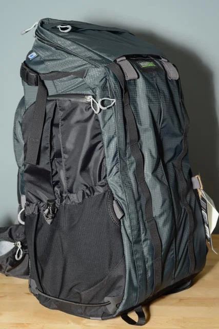 Another side shot, but on this image you can see where the zipper for the expanding front pocket is located. That pocket is huge - I could easily shove an iPad in there if I felt so compelled.... more likely this is where I'd shove my rain gear so it's separated from the camera equipment.