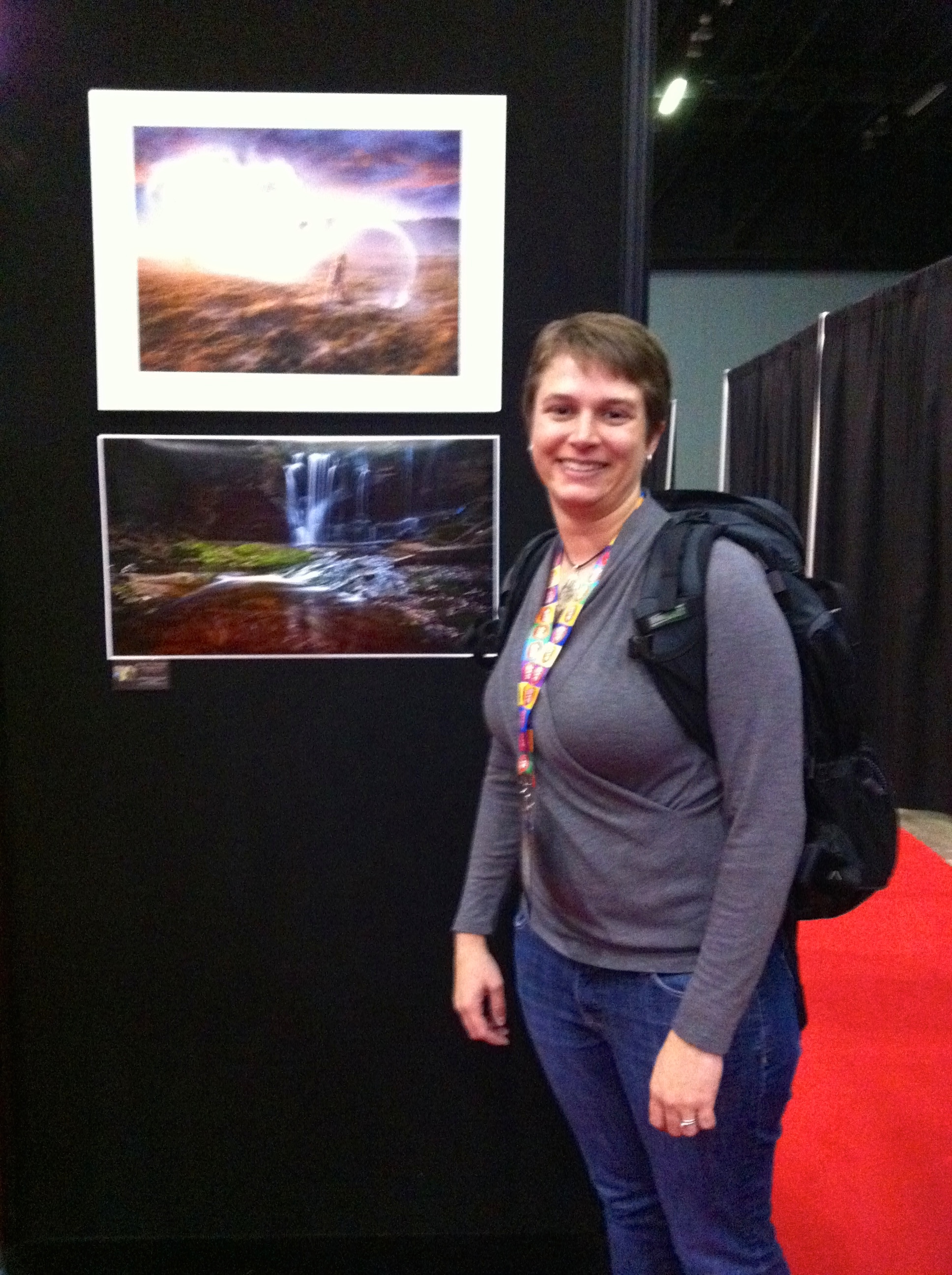 Standing in front of the winning photograph in the Expo Hall. You can't blame me for the blurry photo - I obviously didn't take it! But you get the idea.... ;-)