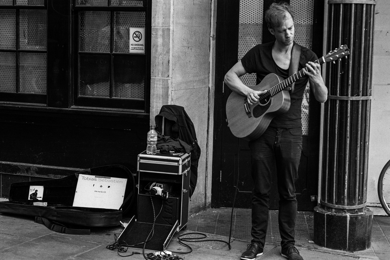 A lot of the street musicians in Cambridge are not terribly good, but there are a few worth stopping and listening to as they perform. Tobias was very good!