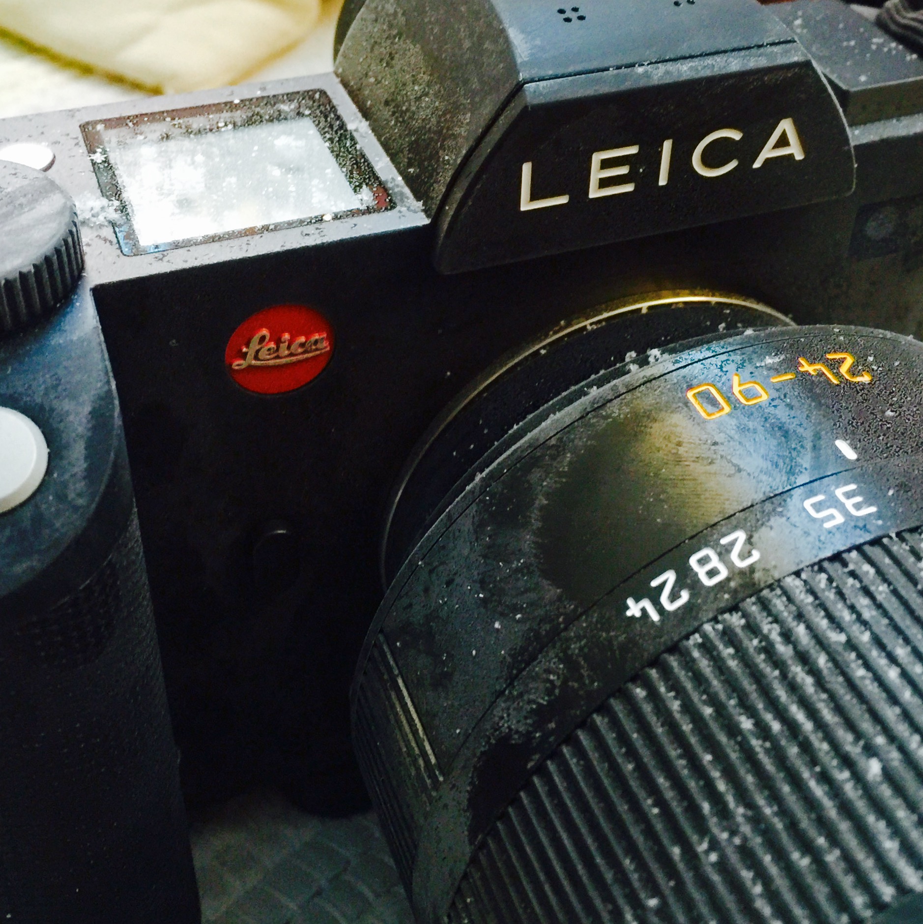 I might be crazy to subject a camera this expensive to conditions like this.... but the Leica SL proved it has a "don't give a damn" attitude about the cold!