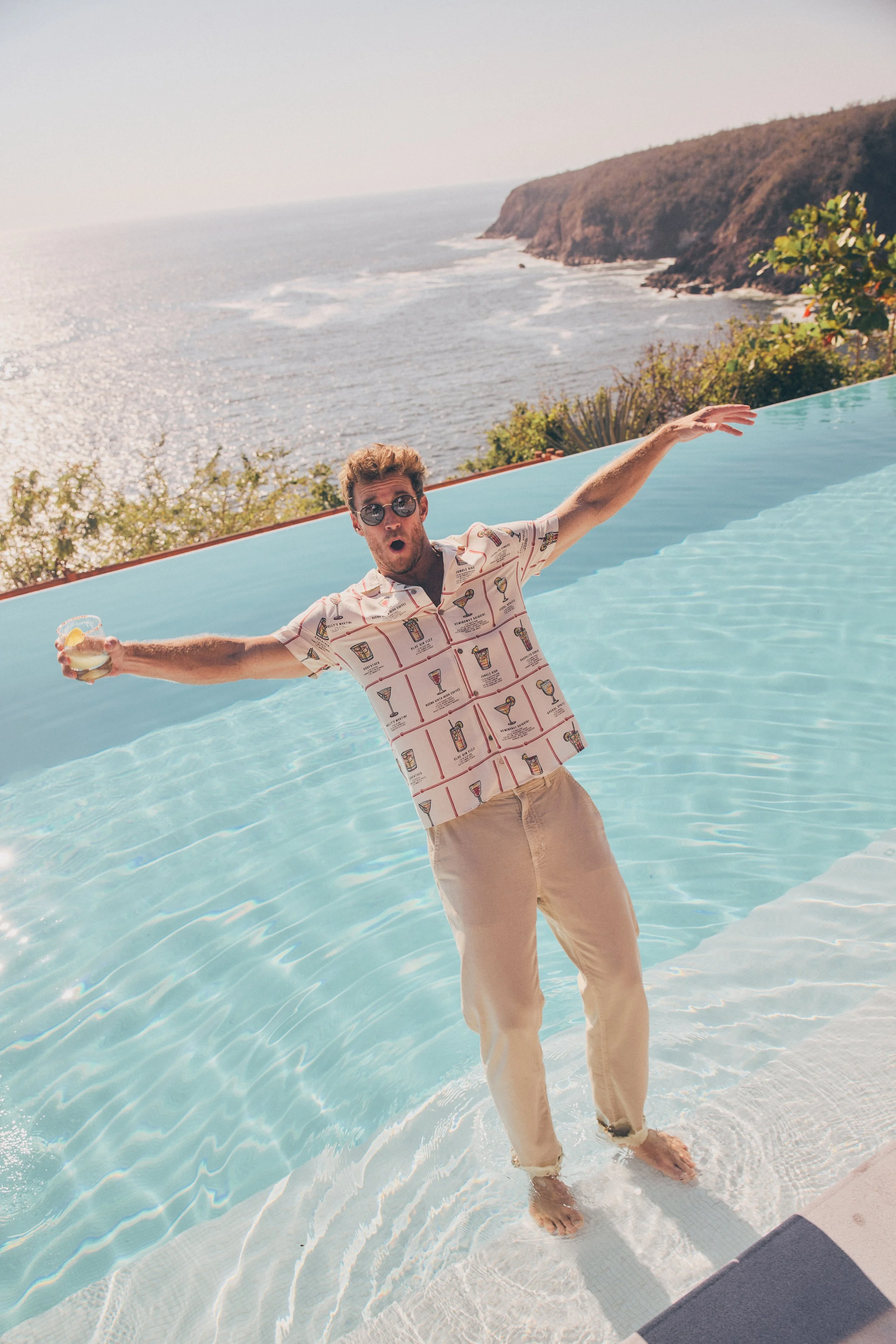 S27_S3_M_Archive_Resort_Shirt_Happy_Hour_Print_Archive_Linen_Field_Pant_Natural_2630-Final.jpeg