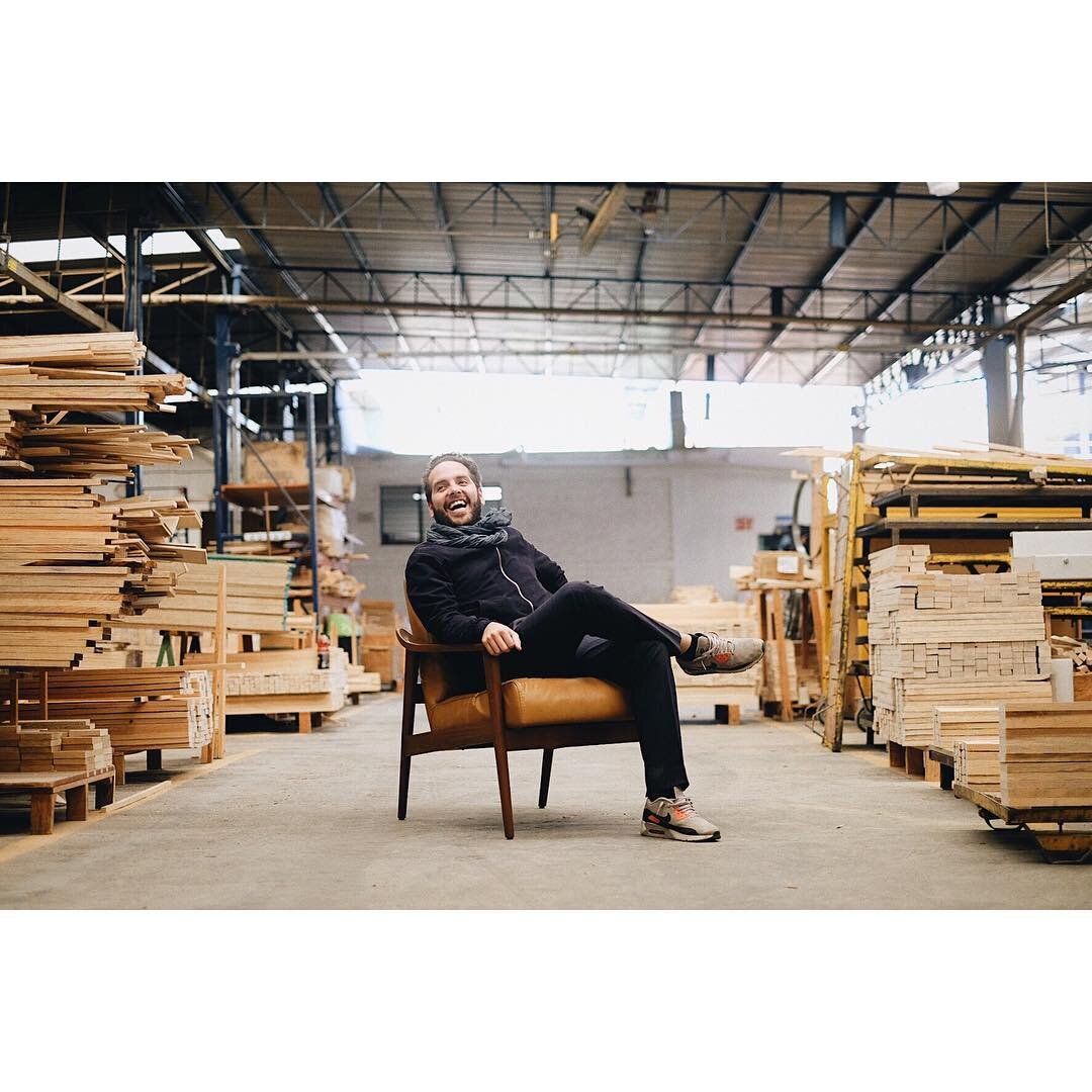 Quick shot for one of my buds in #guadalajara , nice to see good hard working people before the year ends. #fujifilm #wood #woodworking #xt1 #fuji35f14 #corporateidentity #factory #mexico #fujilove #photography #corporate #furniture #vsco #iphoneedit