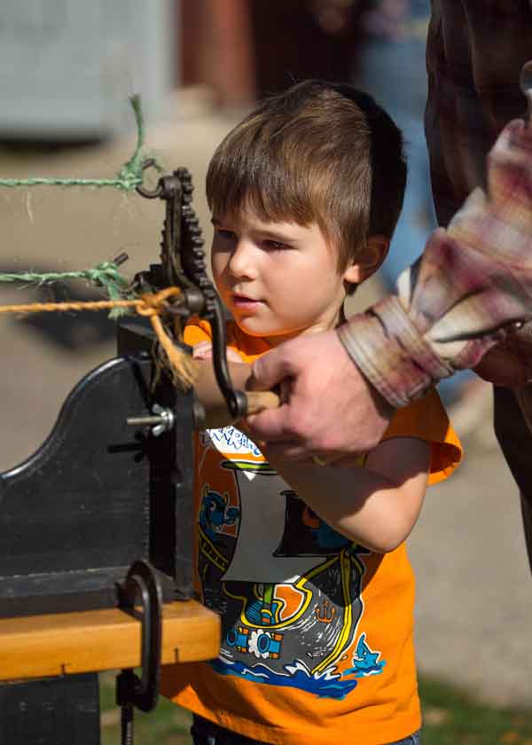 Rope-Making-with-Child_600.jpg