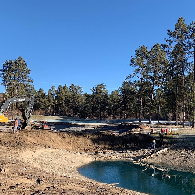 Having some fun at Castle Pines playing with their water features on holes 16 , 17 and 9 . Great to get to work loosely again with Jim Lipe and always a pleasure to get to compliment a Jack  Nicklaus masterpiece. #pdcgolf #beautifulgolfcourses #jimli