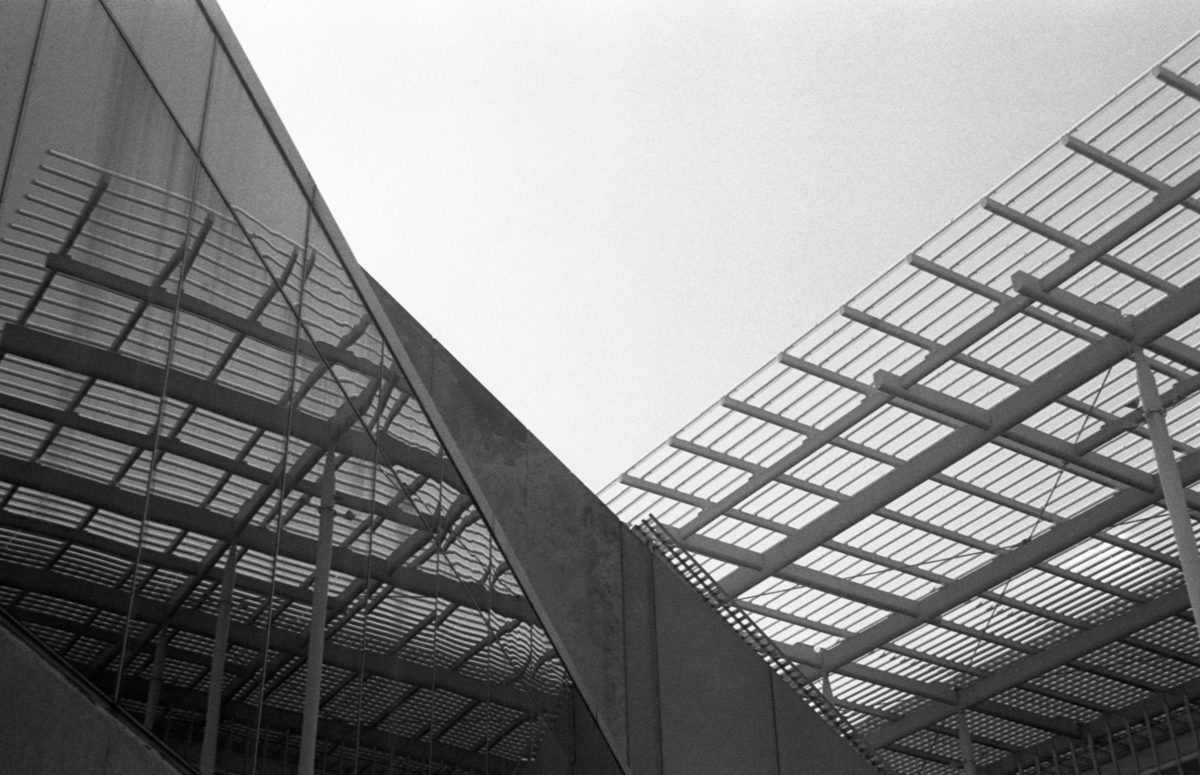 Outside the Chicago Institute of Art Ilford HP5+