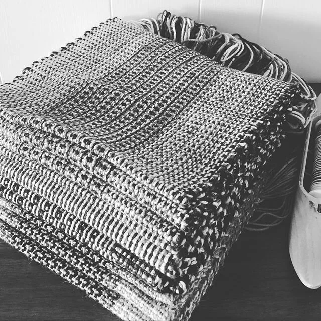 Granny vibes for always... heading to a craft fair near you! 😉🙃
#handwoven #handwoventextiles