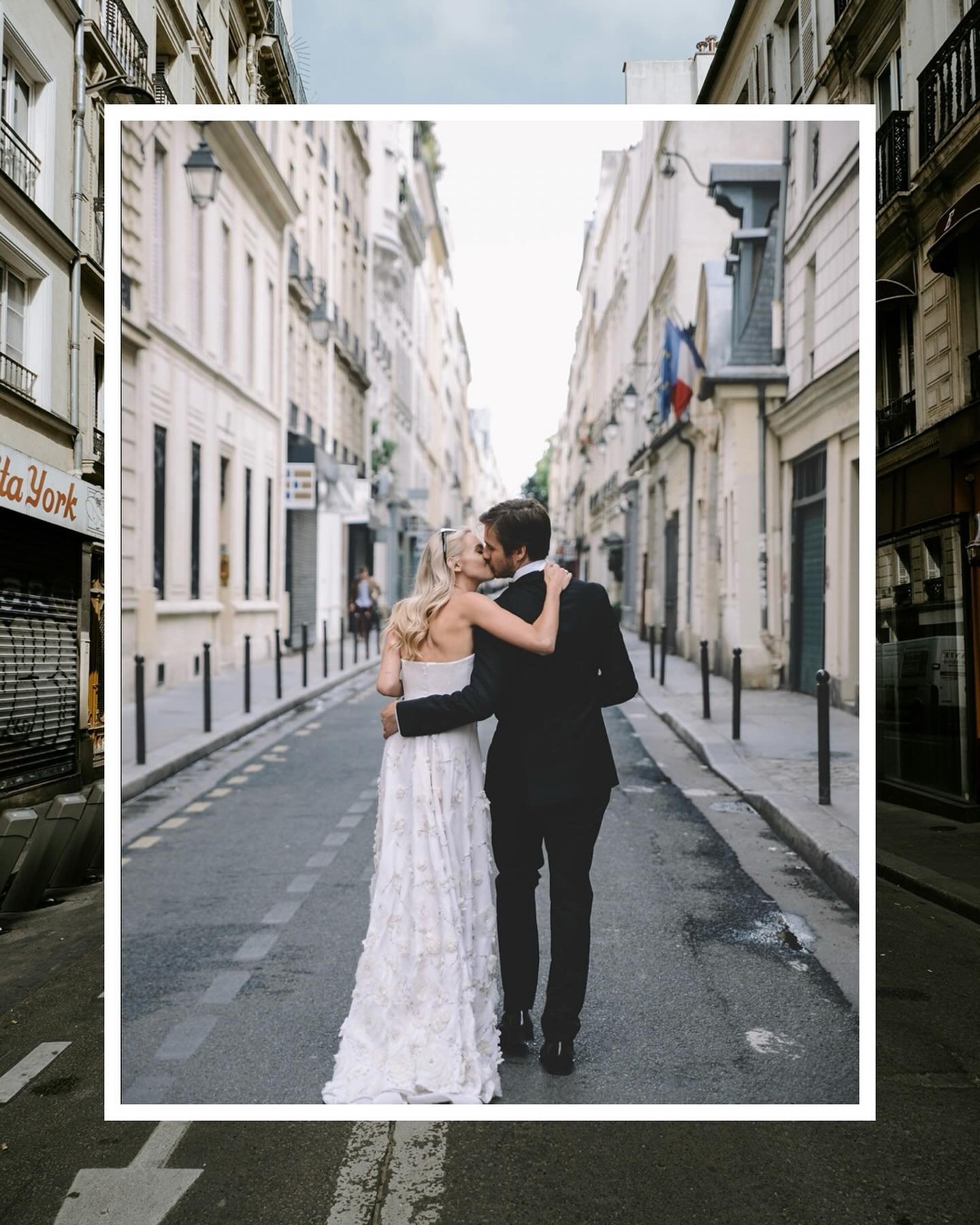 Friday Night In Paris
.
.
.
.
#robertcarlonewyork #nyc #paris #france #wedding #nycweddingphotographer #nycweddingphotography #nycbride #love #streets #kiss #champagne #cheese #wine #french #hot #luxury #pariswedding #fun #cheers