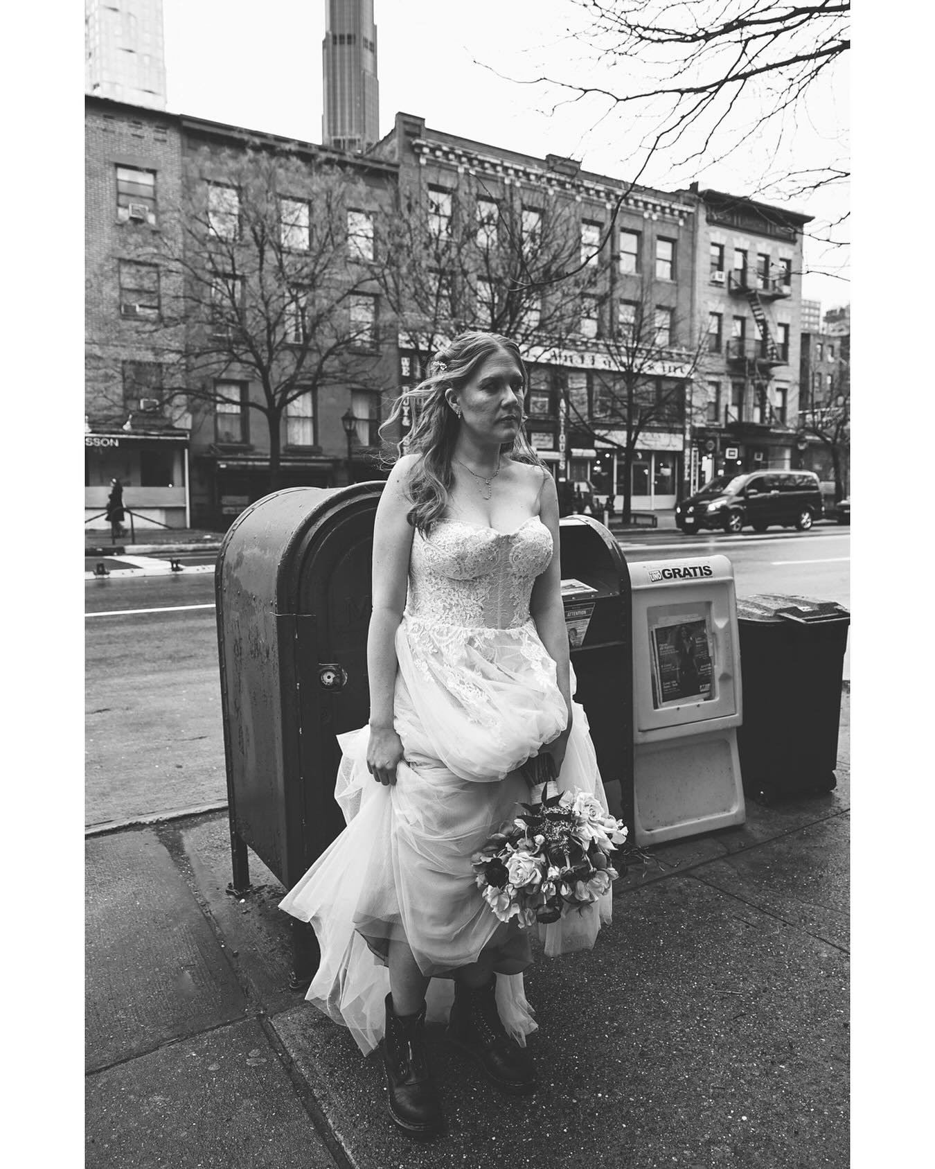 Untitled 
.
.
.
.
#robertcarlonewyork #nyc #nycbride #nycwedding #nycweddingphotographer #nycweddingphotography #weddingdress #flowers #rain #blackandwhite #love #heart #docmartens #brooklynbride #cheers