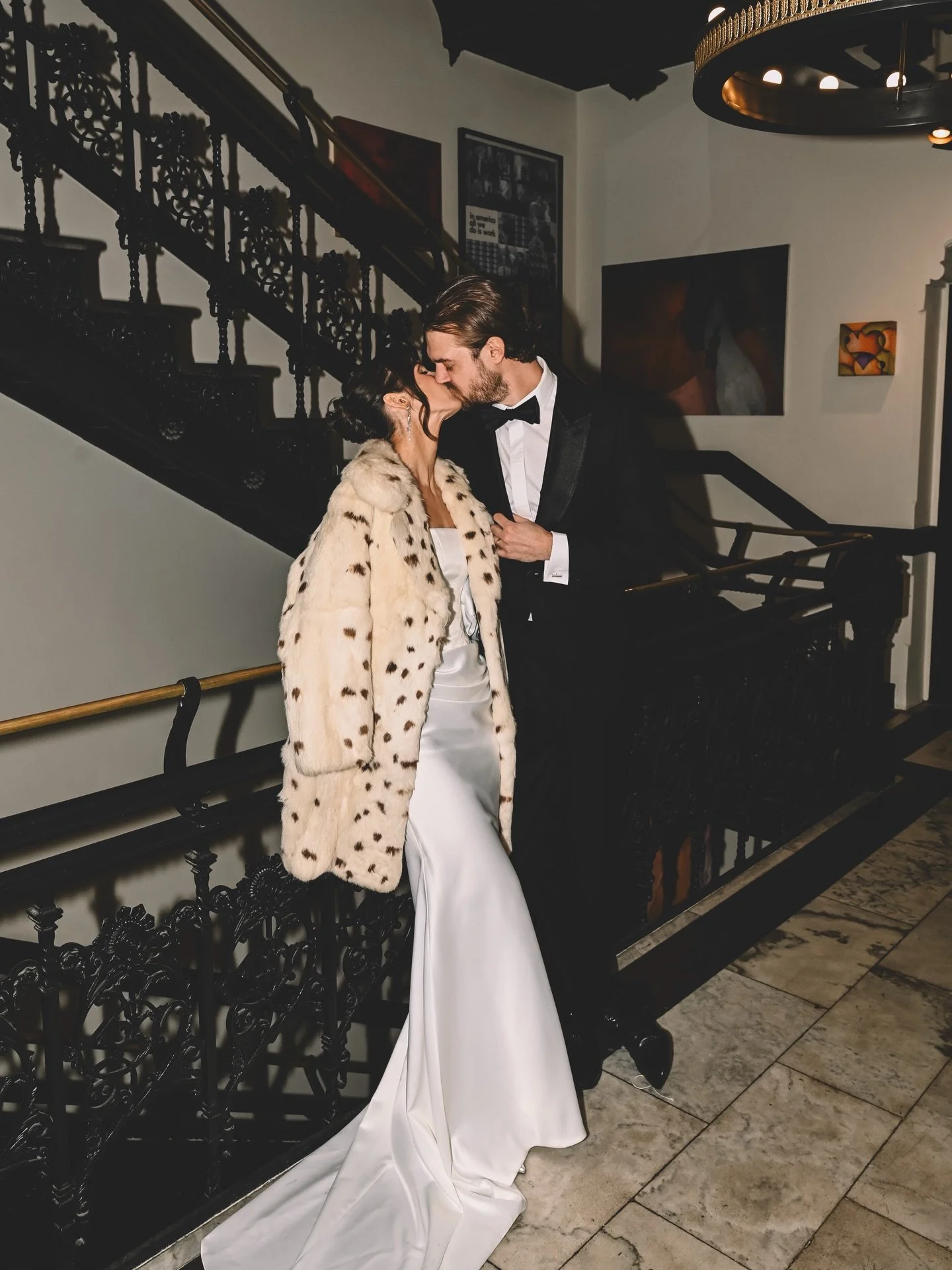 So Dam Cold 
.
.
.
.
#robertcarlonewyork #nyc #nycweddingphotographer #nycweddingphotography #nycbride #fur #chic #love #cheers