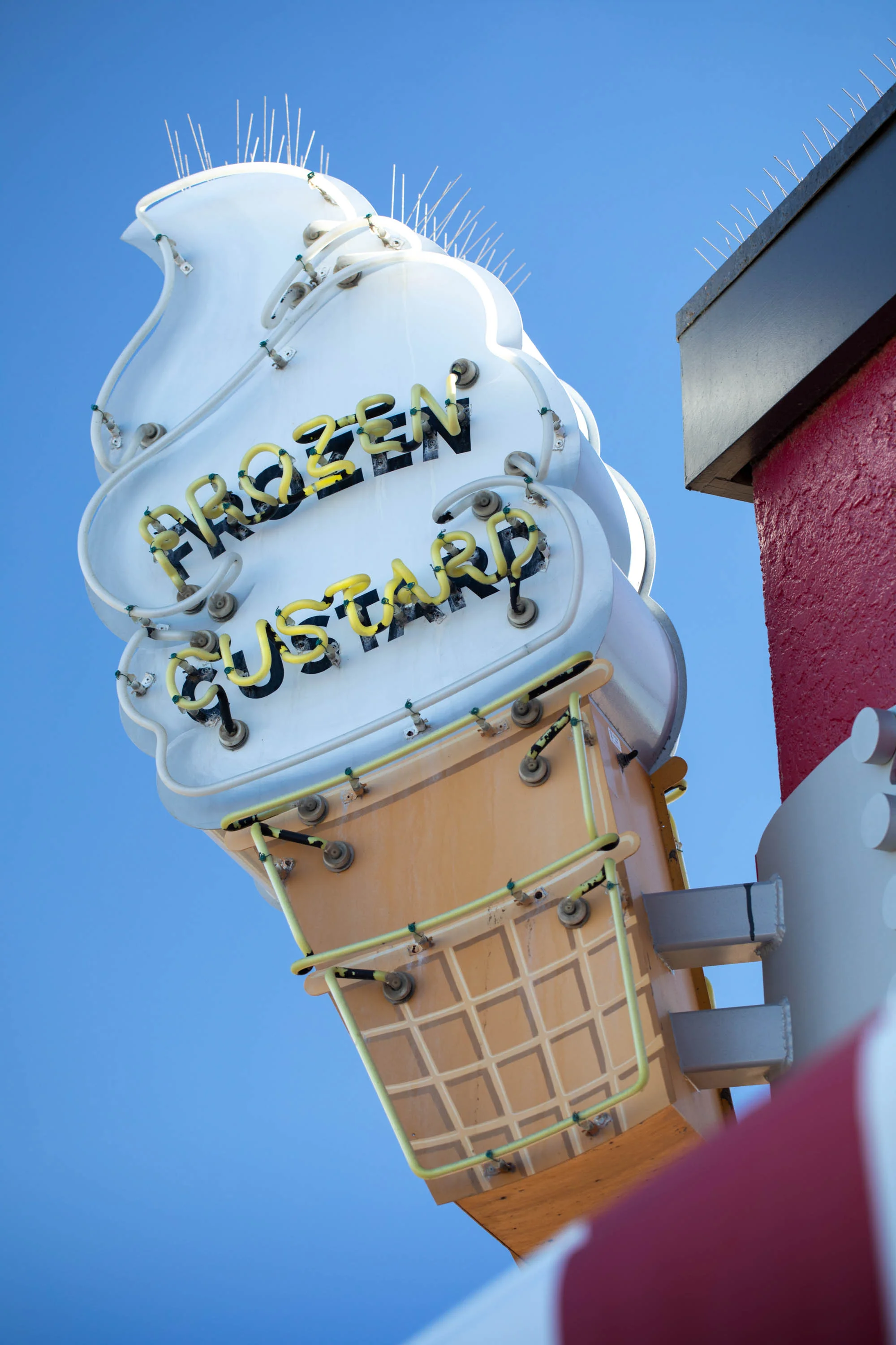 Pier-Burger-Sign-Commercial-Architectural-Photography