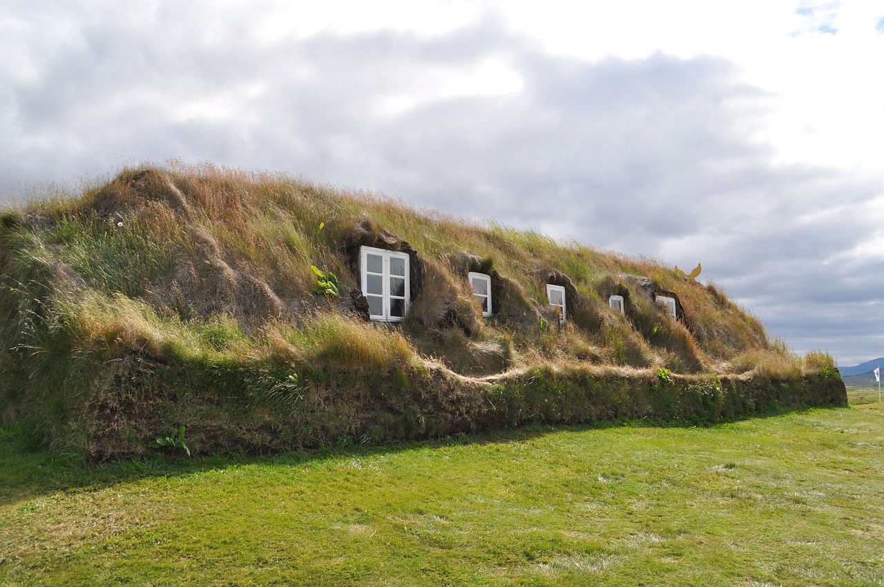 Torvhus på Island (c) Creative Commons Deed CC0