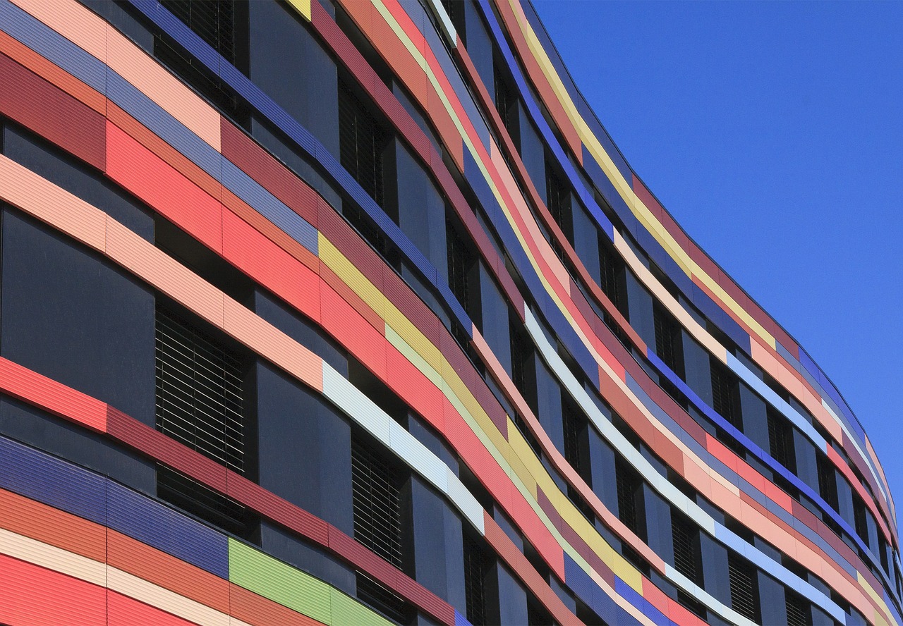 Wilhelmsburg International building foto: Herbstrose CC BY 3.0 via Pixelbay.