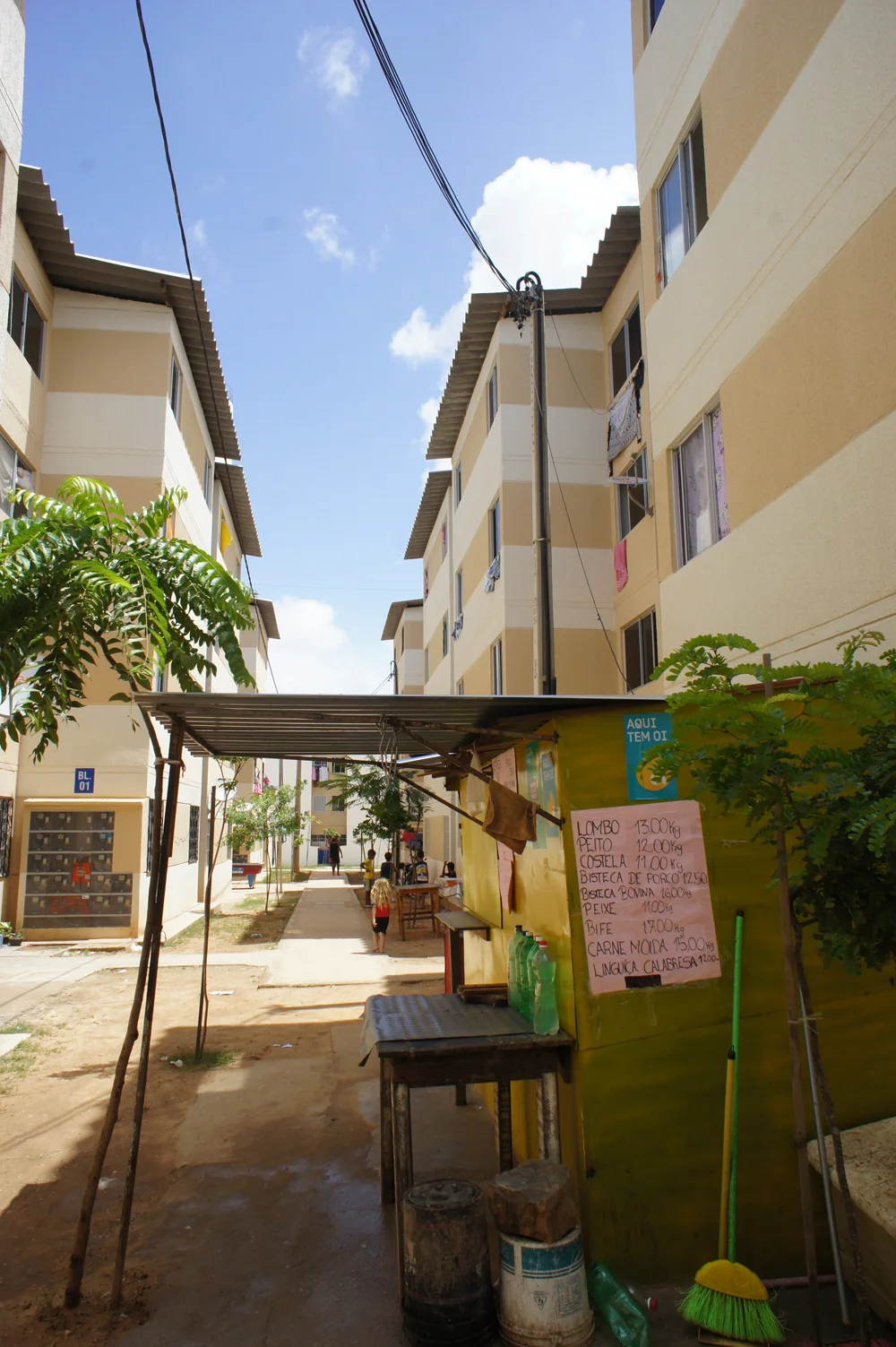 I Cidade Jardim finner du alt fra småbarer, frisører, kafé og butikker som beboerne selv drifter. Foto: Astrid Fadnes
