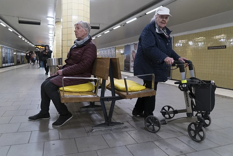 Fra Johanna Moes verk Stöd. Klikk på bildene nedenfor for å bla frem flere.