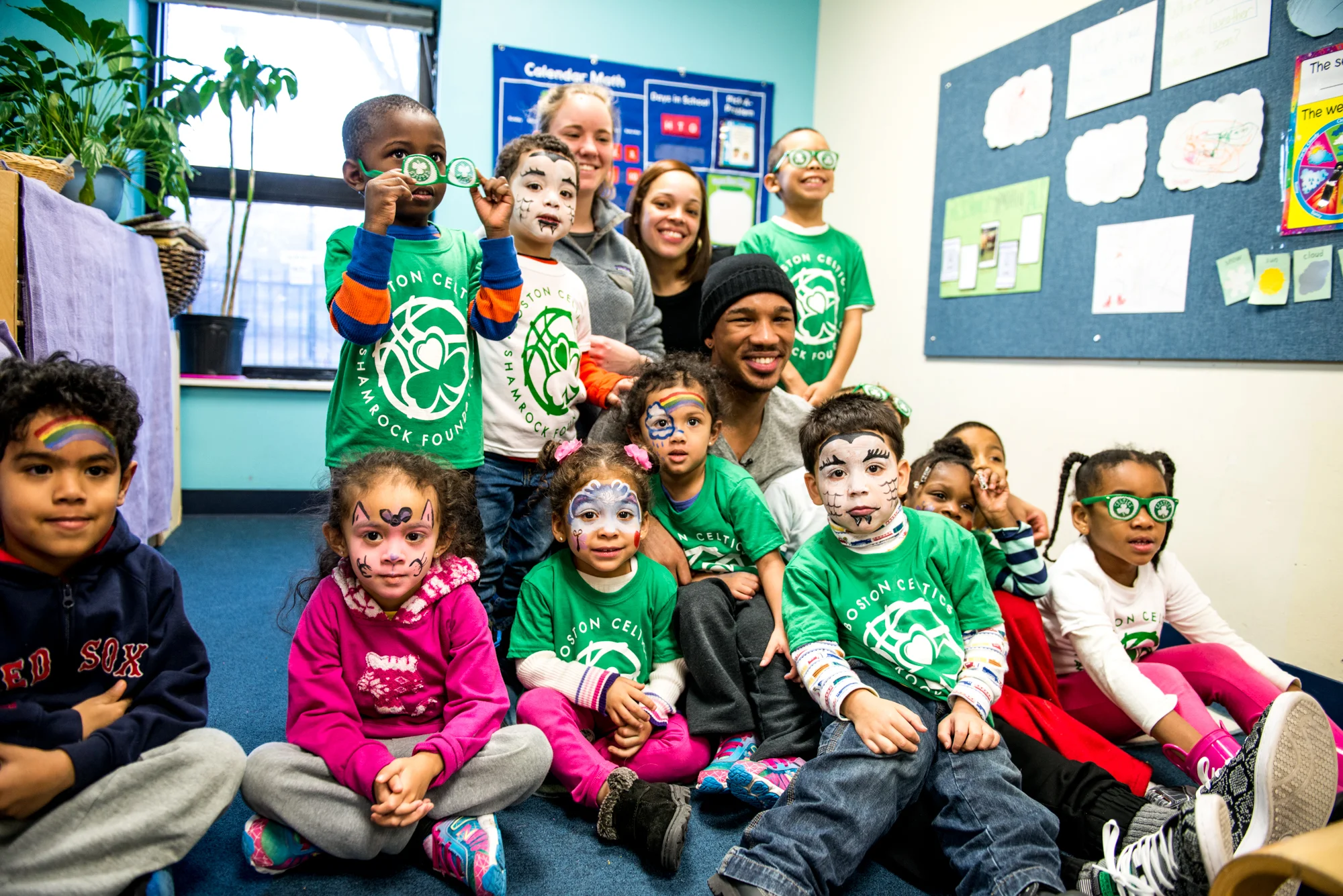 Avery Bradley and children Horizons Homeless for Children