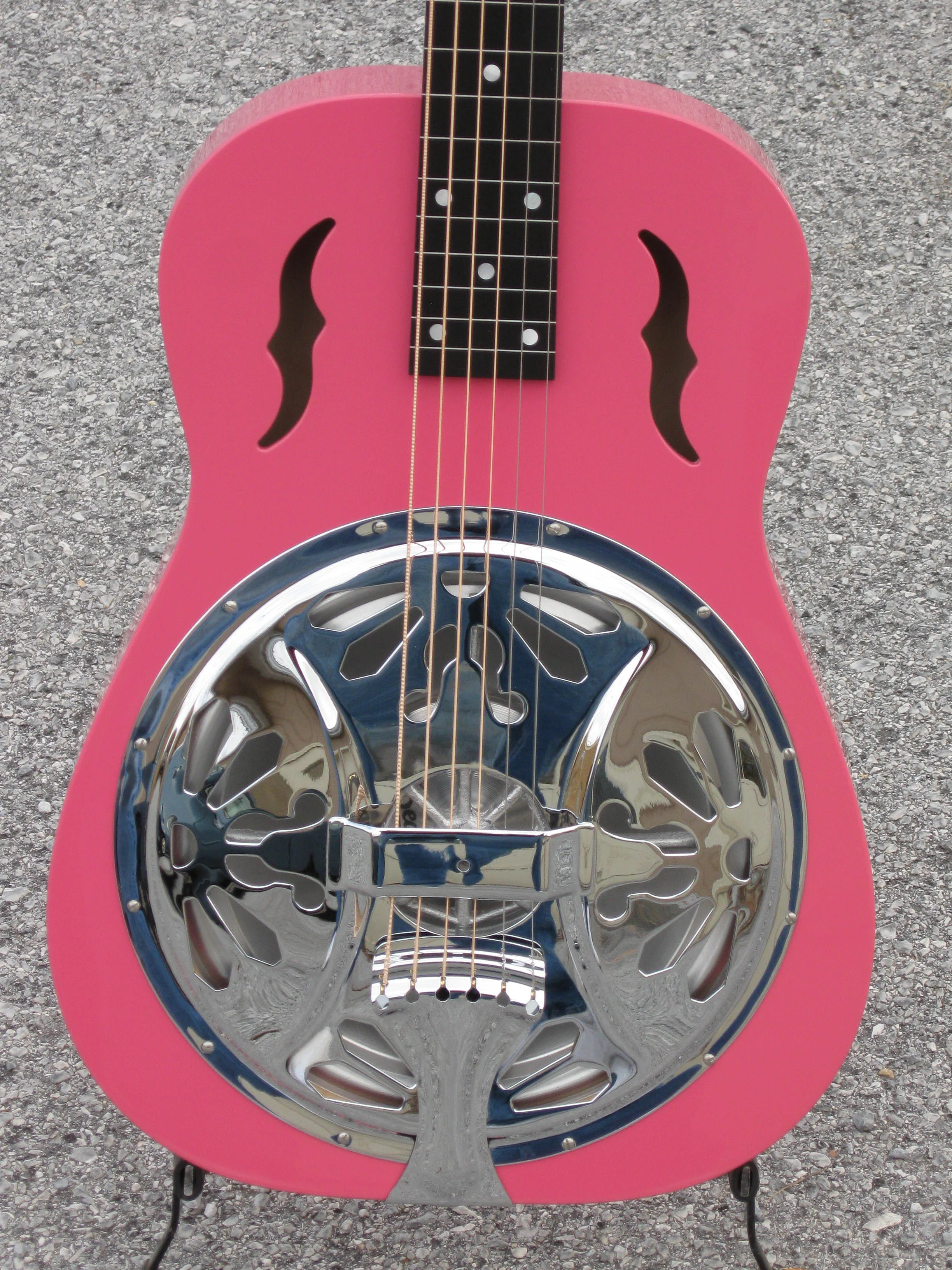 Beard E-Minor™-Pink