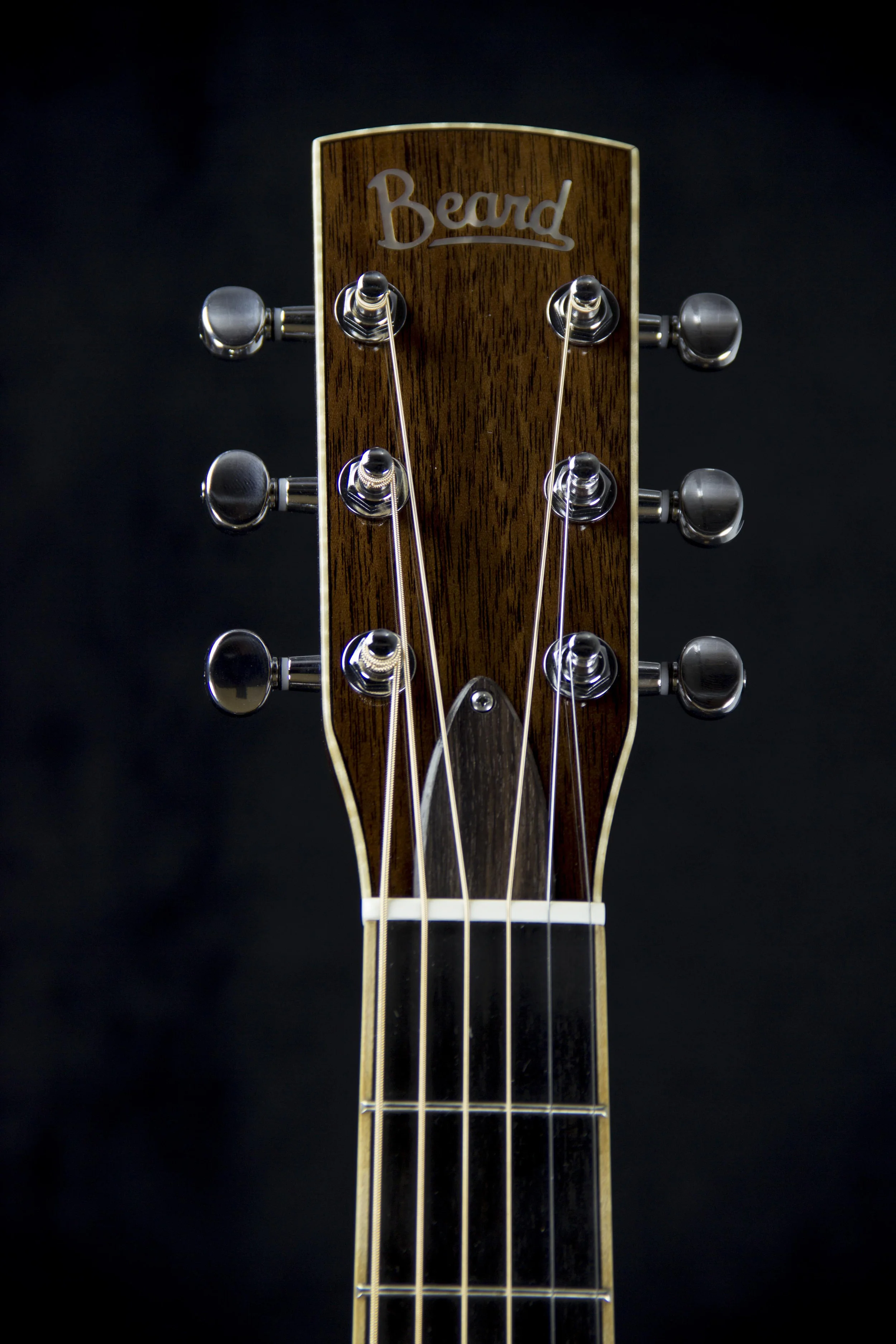 Beard R Model roundneck