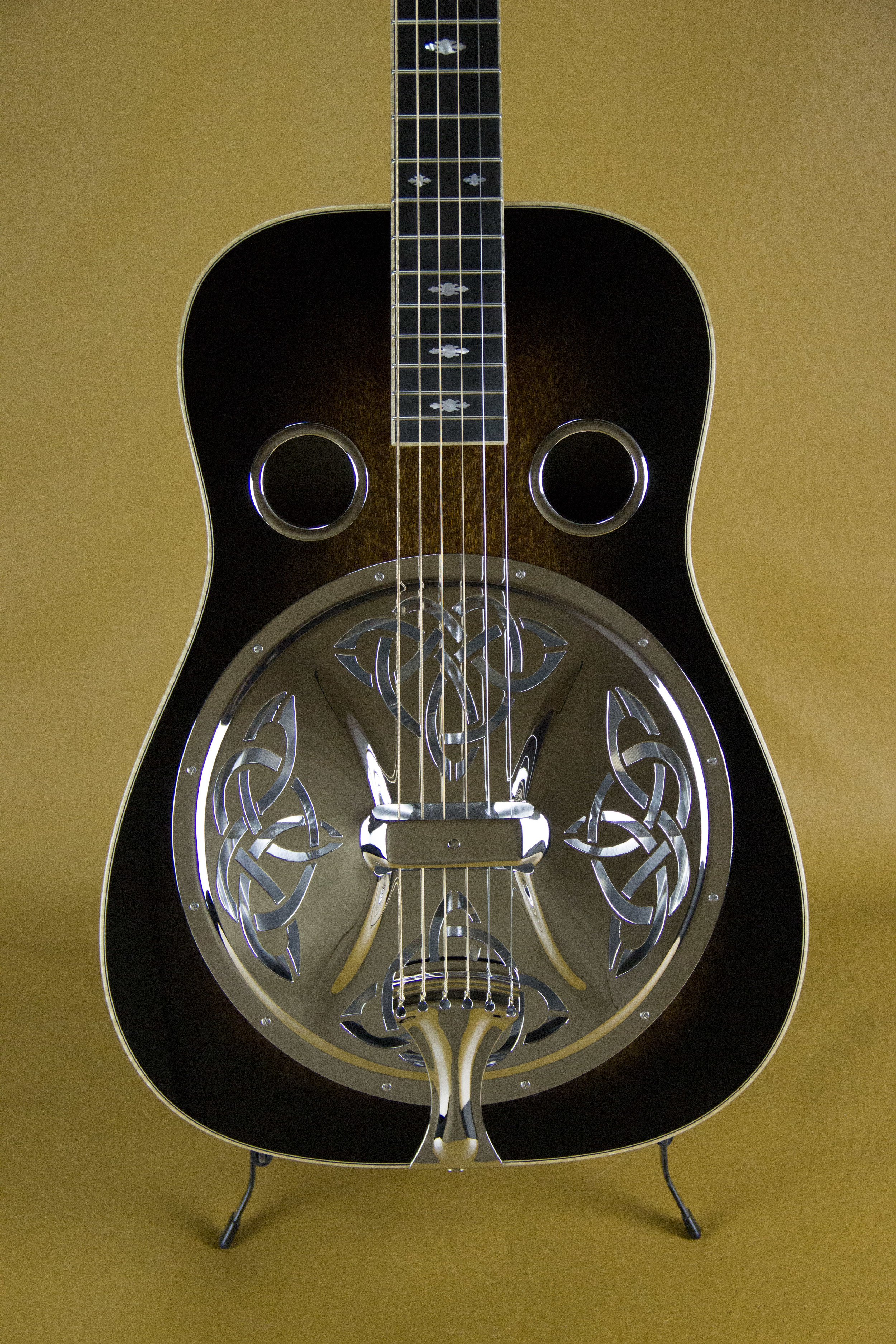 Celtic Knot™ Coverplate on Beard E Model