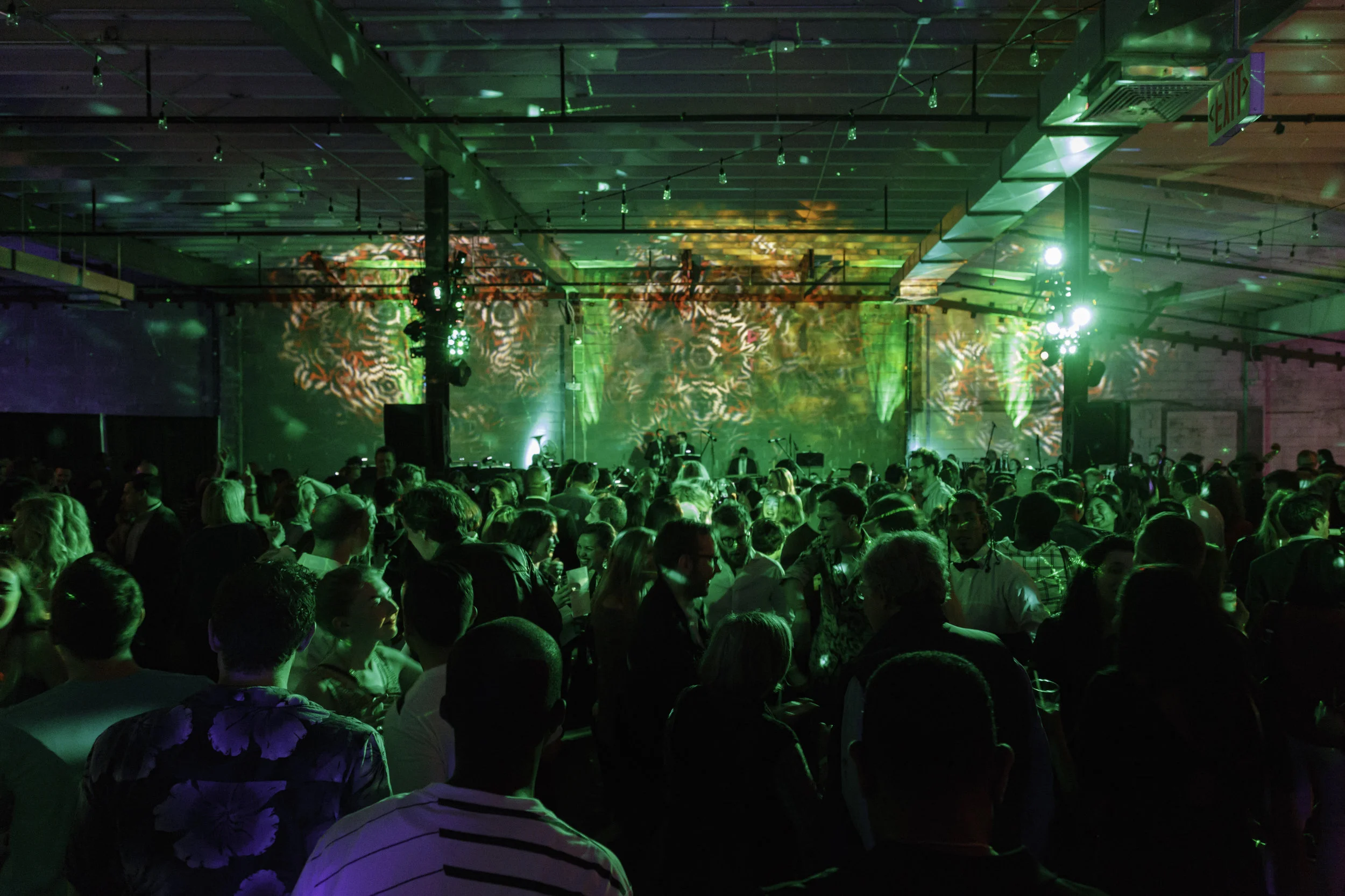 The Crowd at Dock 5 during one of the dace breaks.