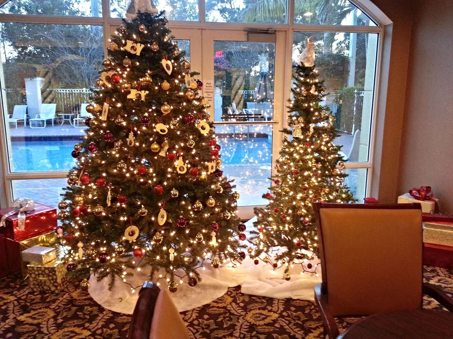 This was actuallly a trio of Christmas Trees in a hotel dining room