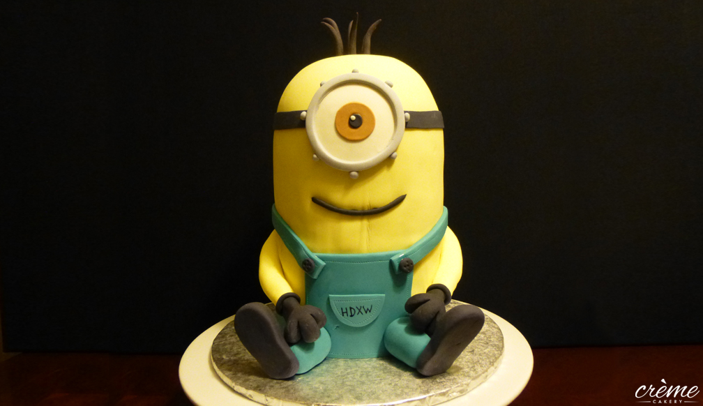Big Minion Fondant Cake