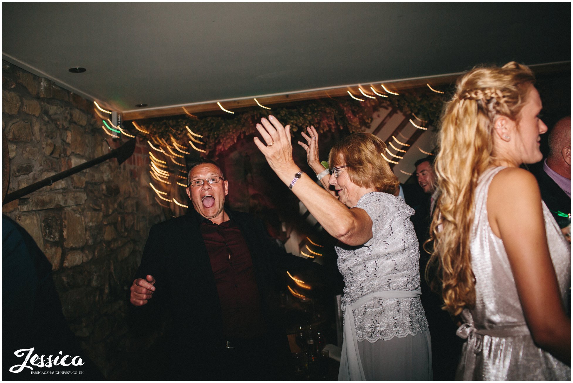 guests dancing at tower hill barns to celebrate the wedding