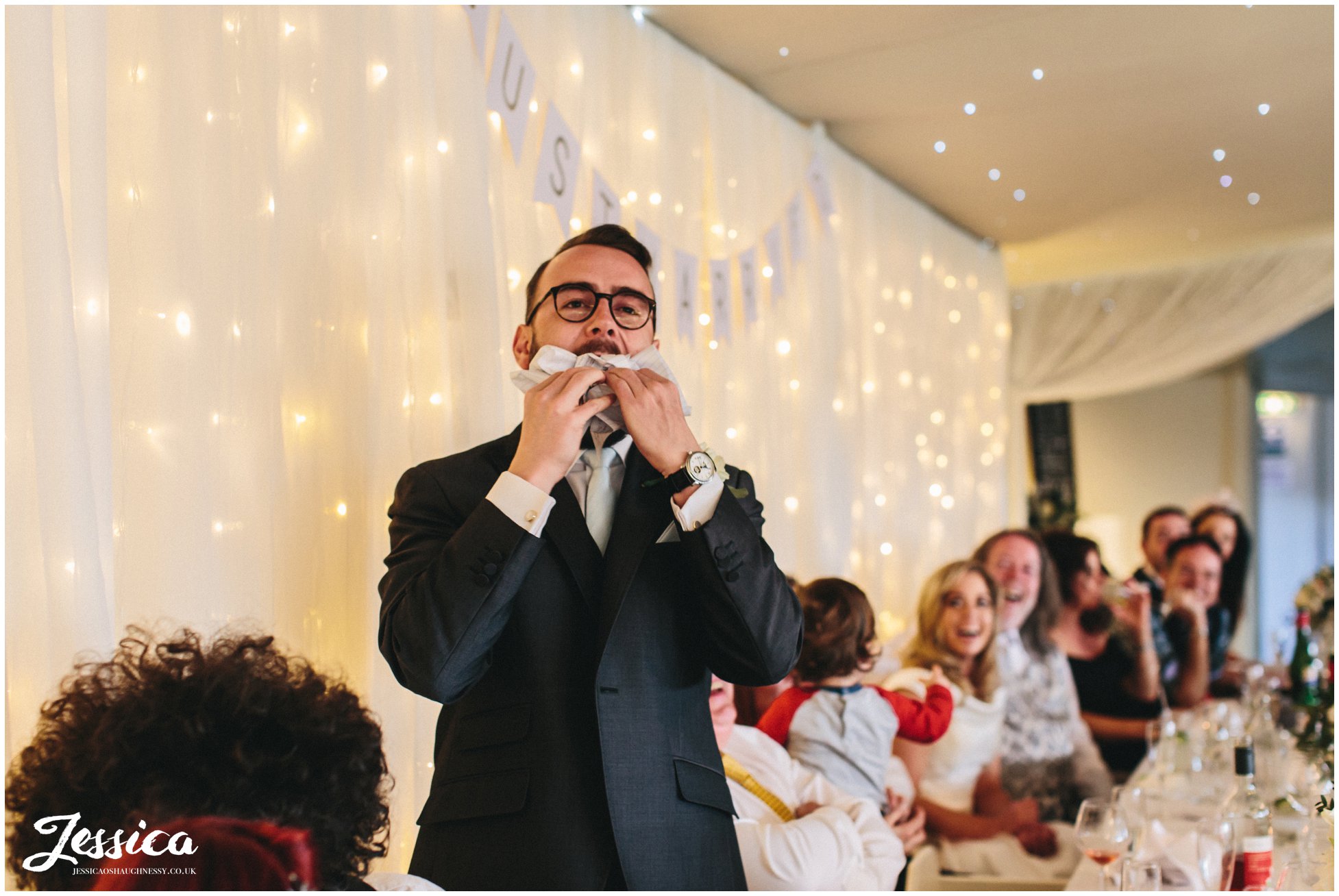 best man jokes as he eats his speech