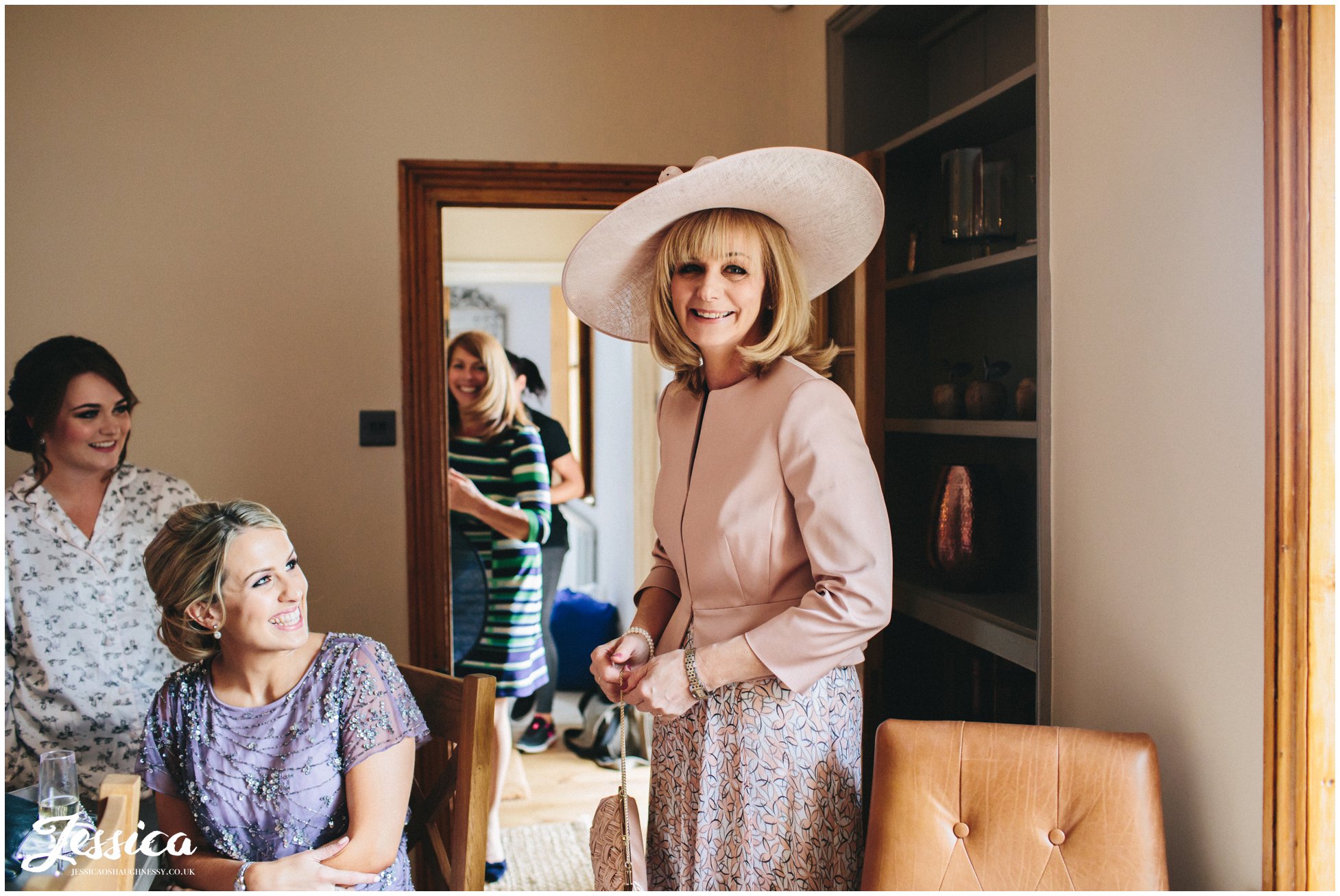mother of the bride dressed in her outfit