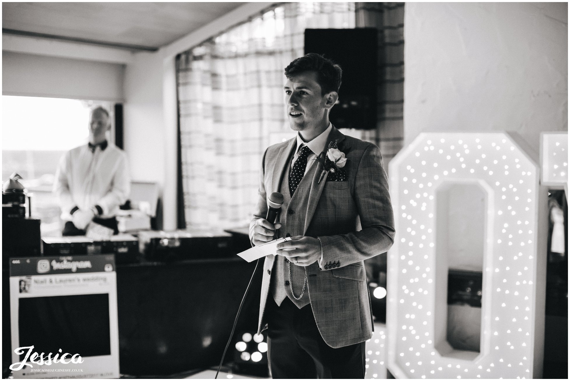 groom gives his speech at his wirral wedding