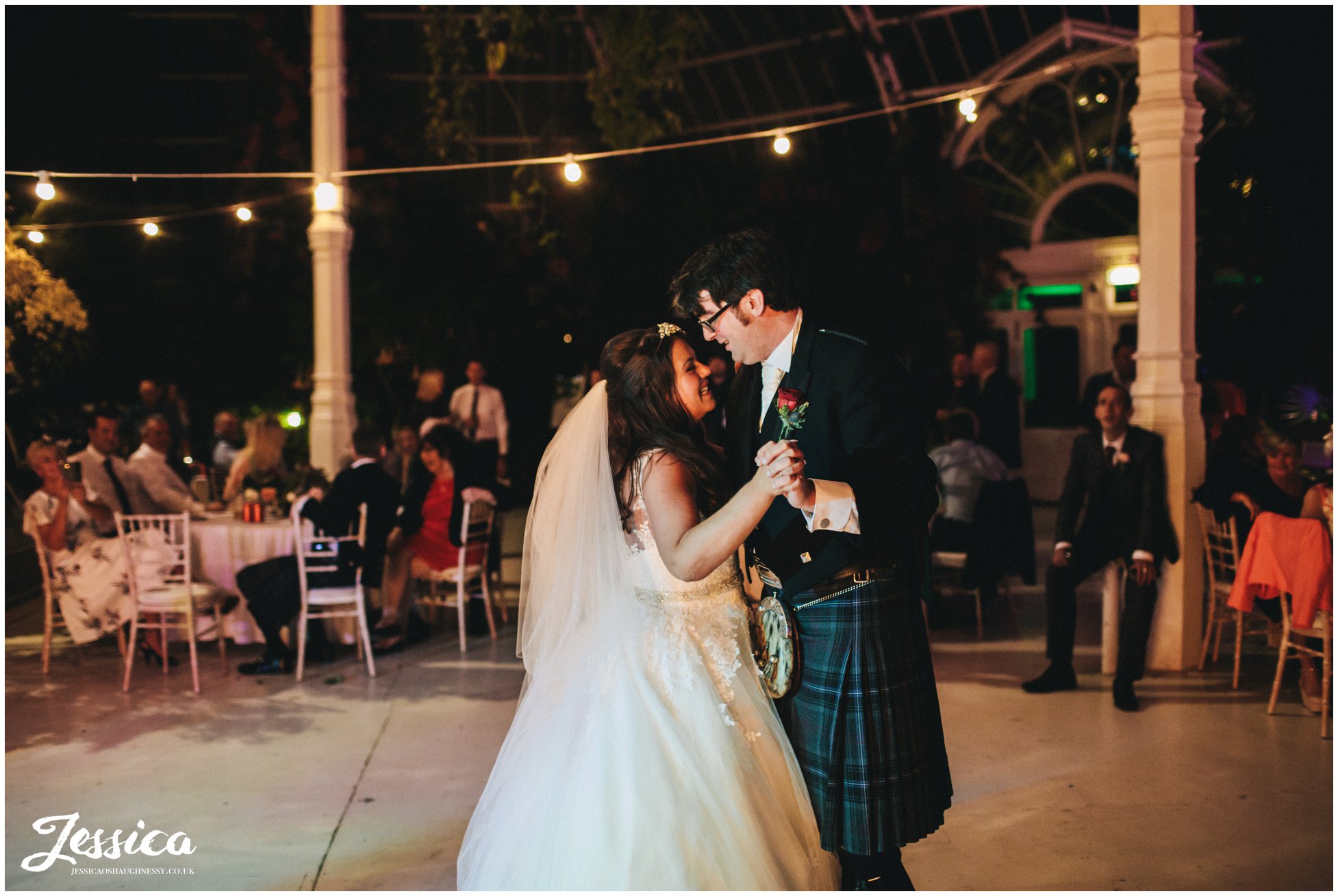 newly wed's share their first dance