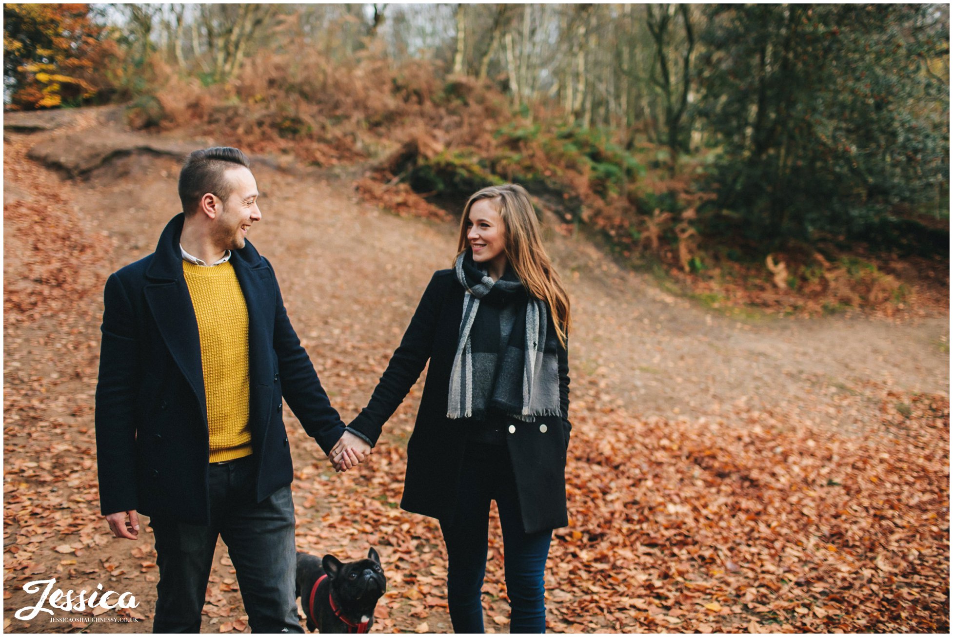 couple looking at each other - an autumnal pre-wedding shoot