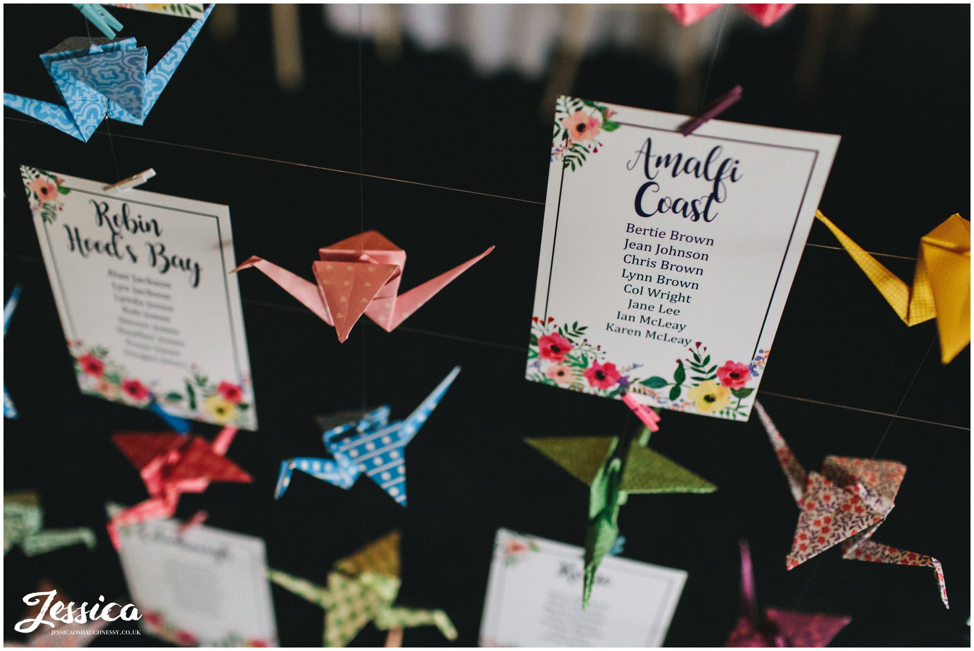 paper cranes are used for the table plan