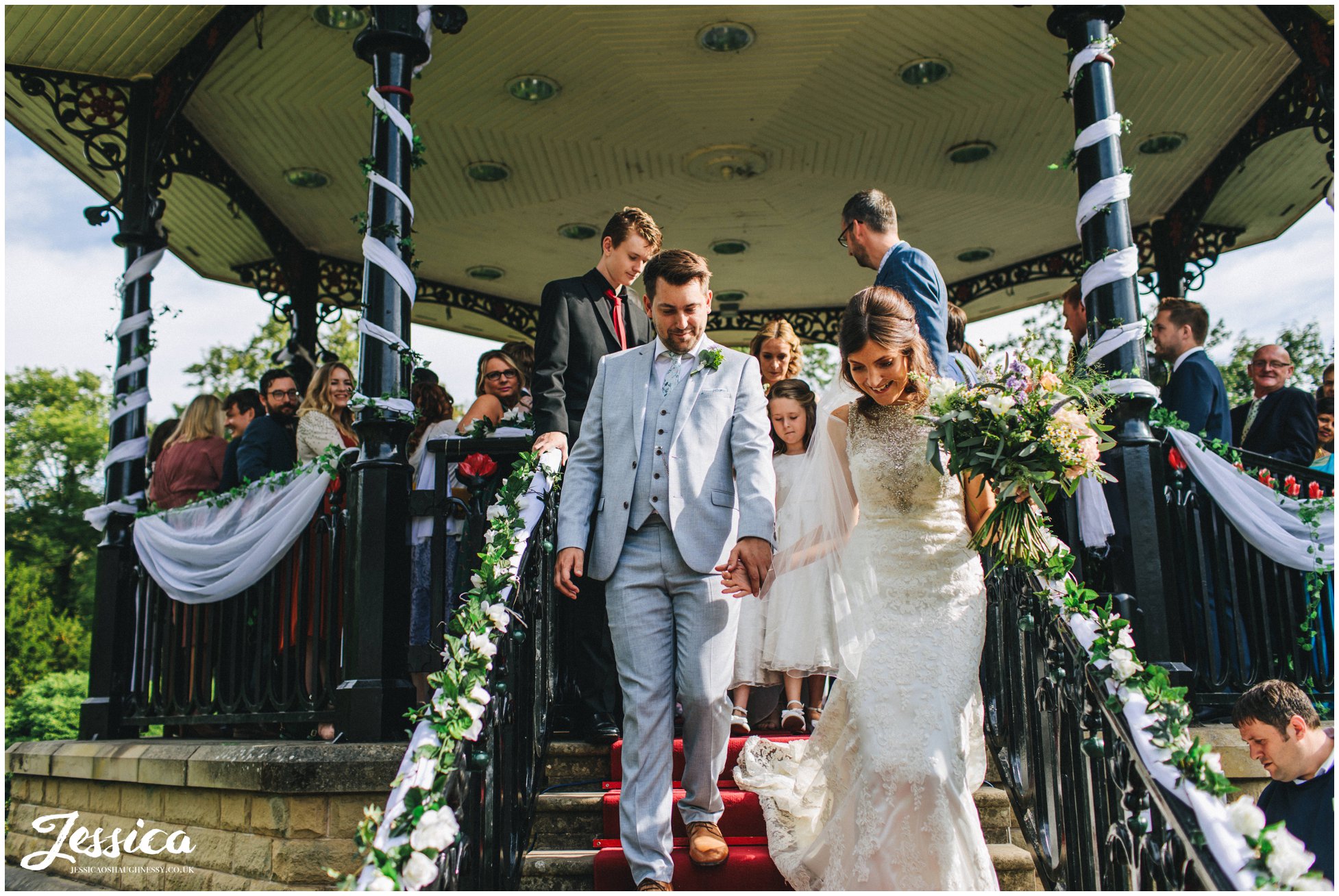 newly wed's exit the band stand together