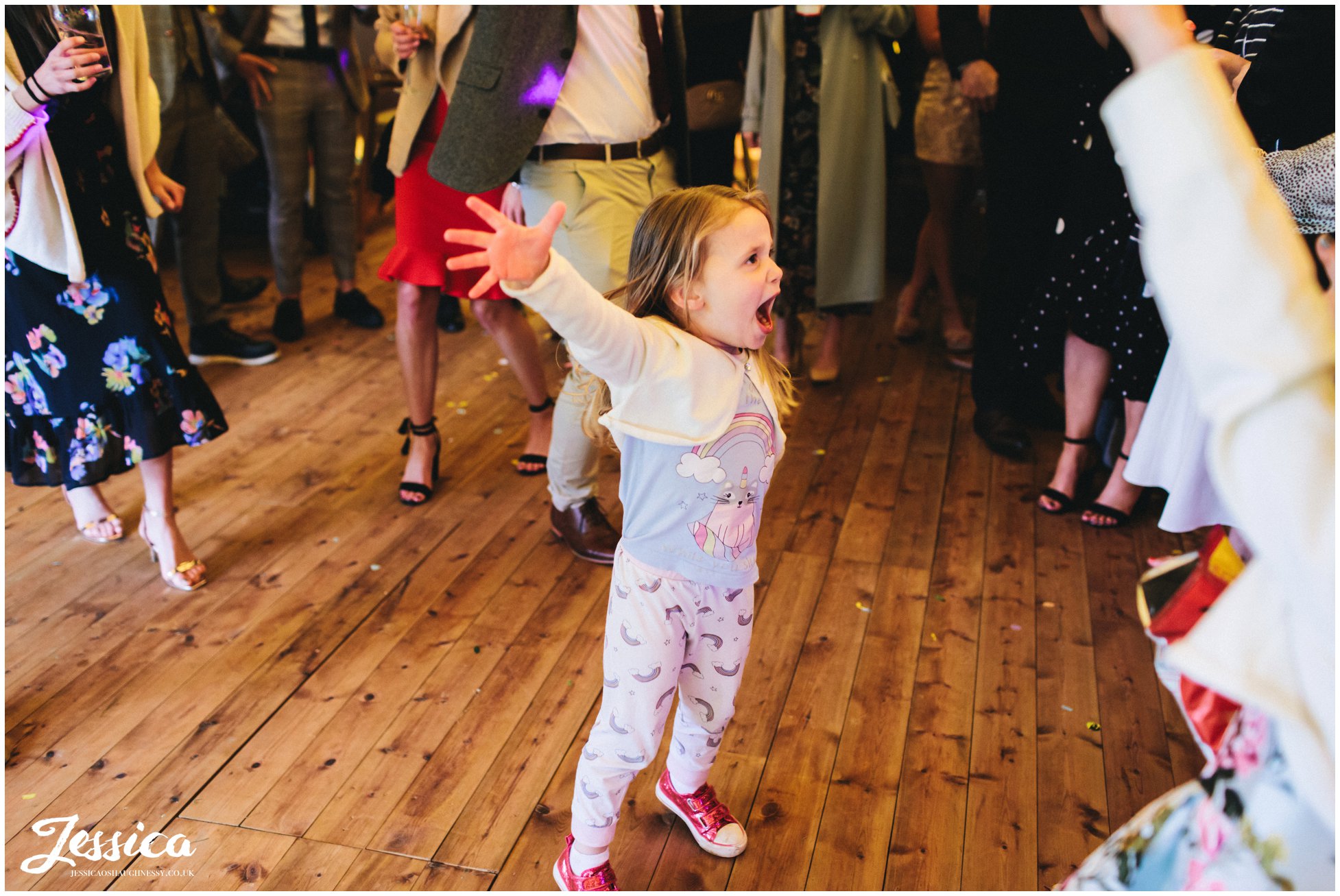 child dances to frozen in the tipi wedding