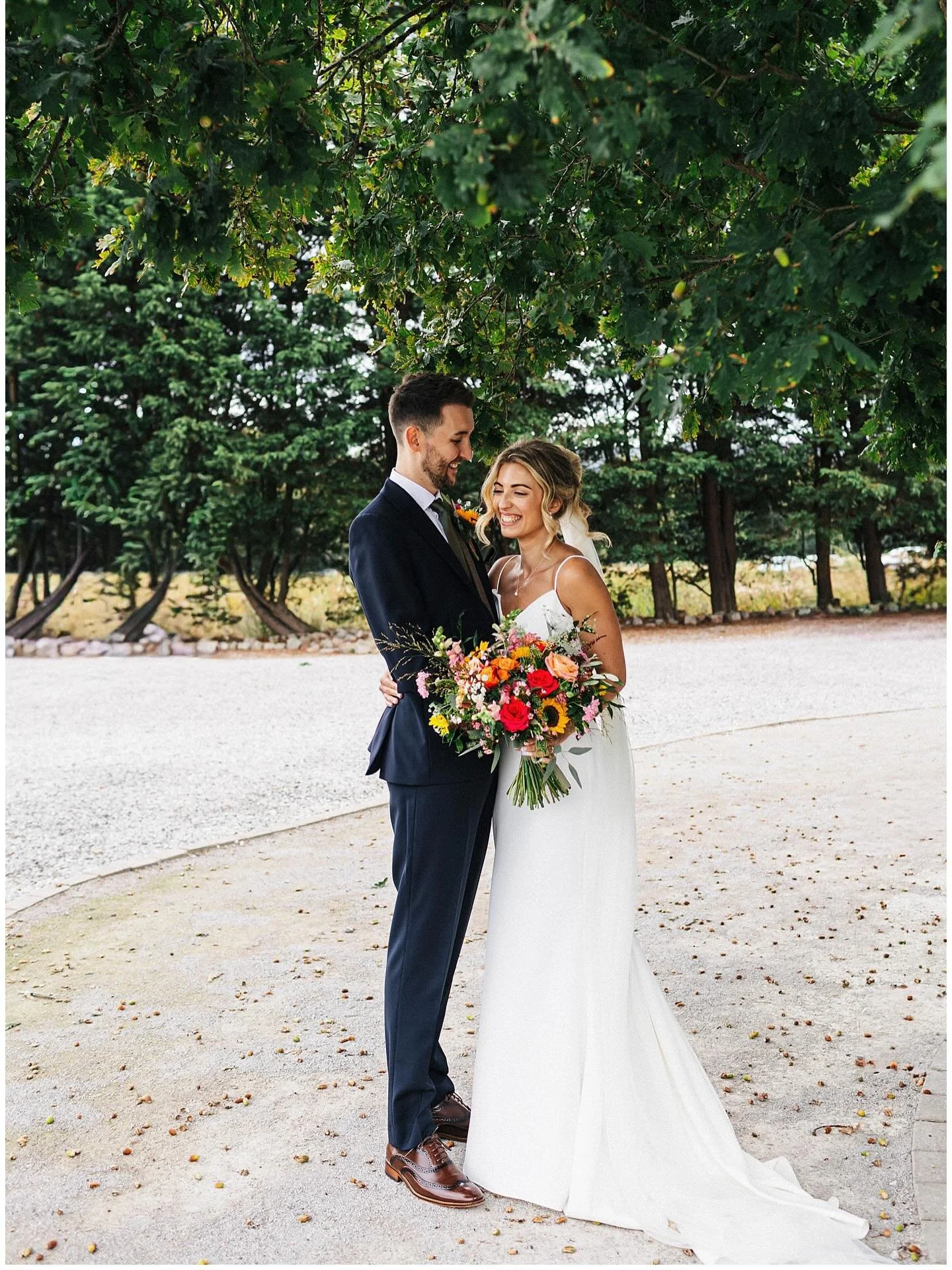 A few more from A&amp;A&rsquo;s amazing day at @alcumlowweddingbarn1 😍

#alcumlowweddingbarn #alcumlowweddings #chesterwedding #chesterweddingphotographer 
#northwaleswedding #bride #groom #weddingphotography #weddingphotographer #justmarried #weddi