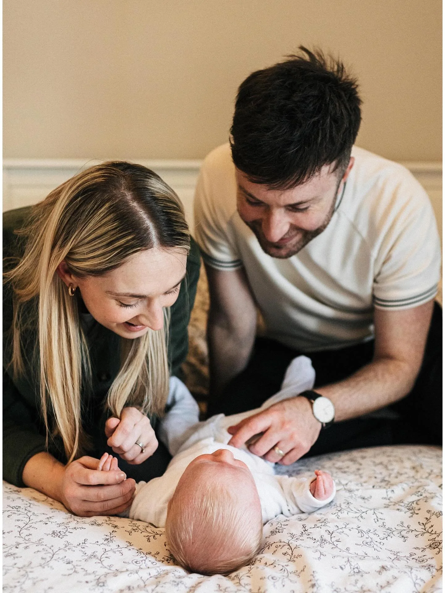 Cosy newborn sessions at home 🥰