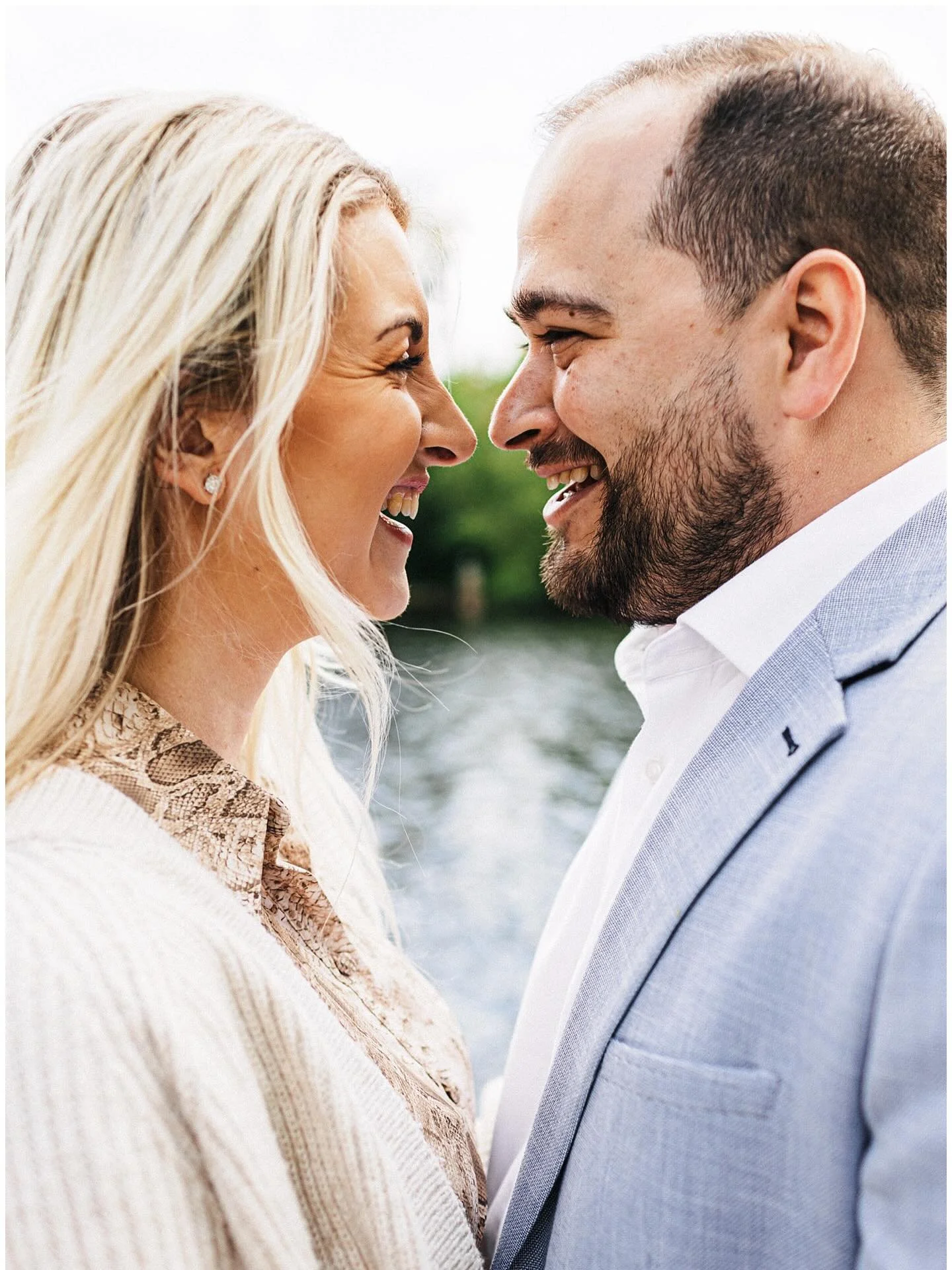 These glimpses of sunshine are making me hopeful&hellip; Remembering this gorgeous preshoot down by the river in Chester - one of my very favourite locations for families, preshoots &amp; Chester weddings! ☀️