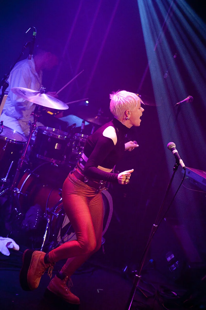 robyn at the fine line