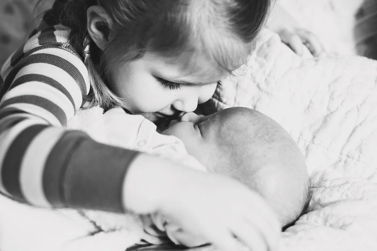 Minneapolis-newborn-photographer-in-home-documentary-02192020-03.jpg