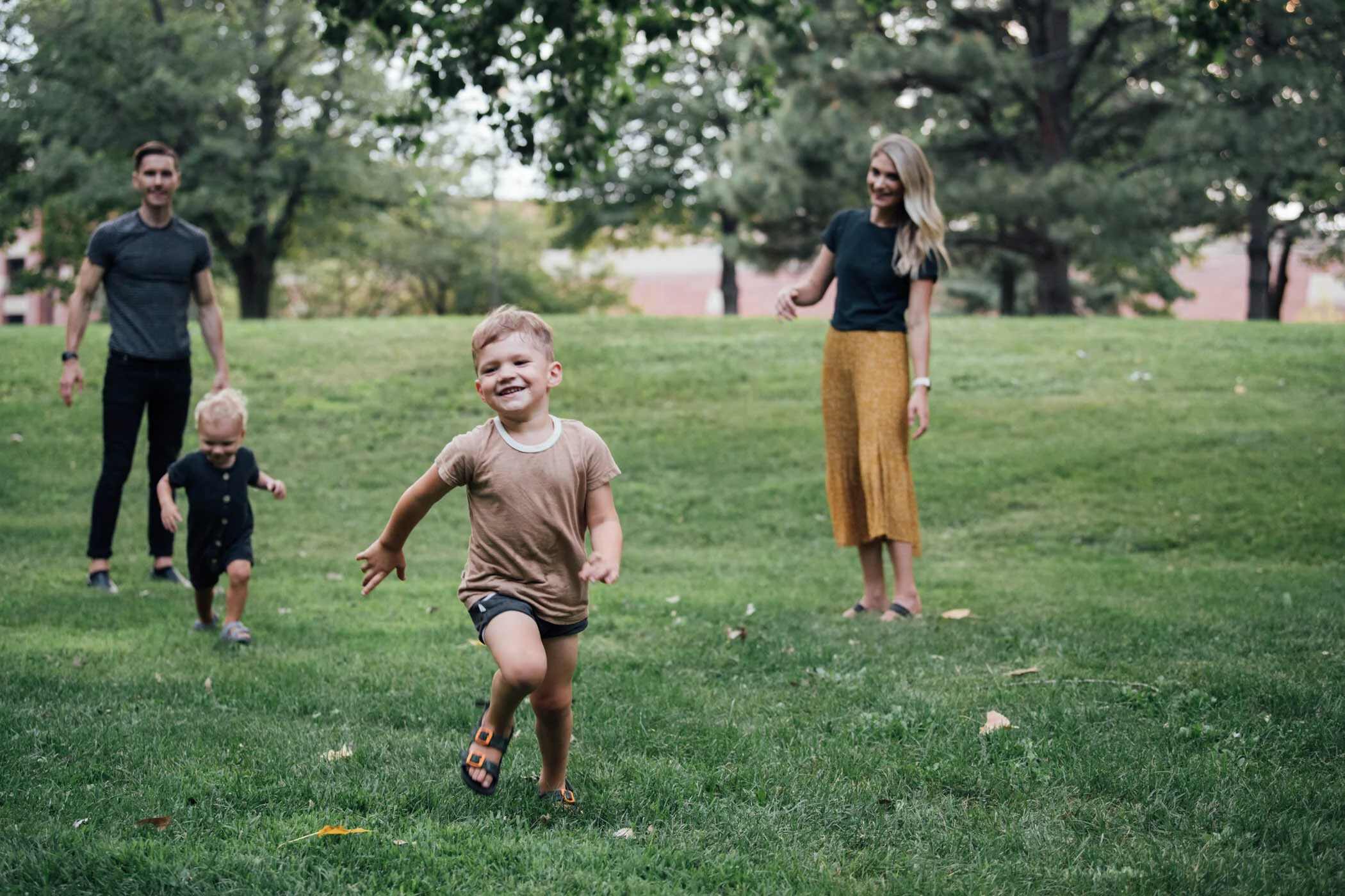 Minneapolis_Documentary_Family_PhotographerS_huttersmack082405.jpg