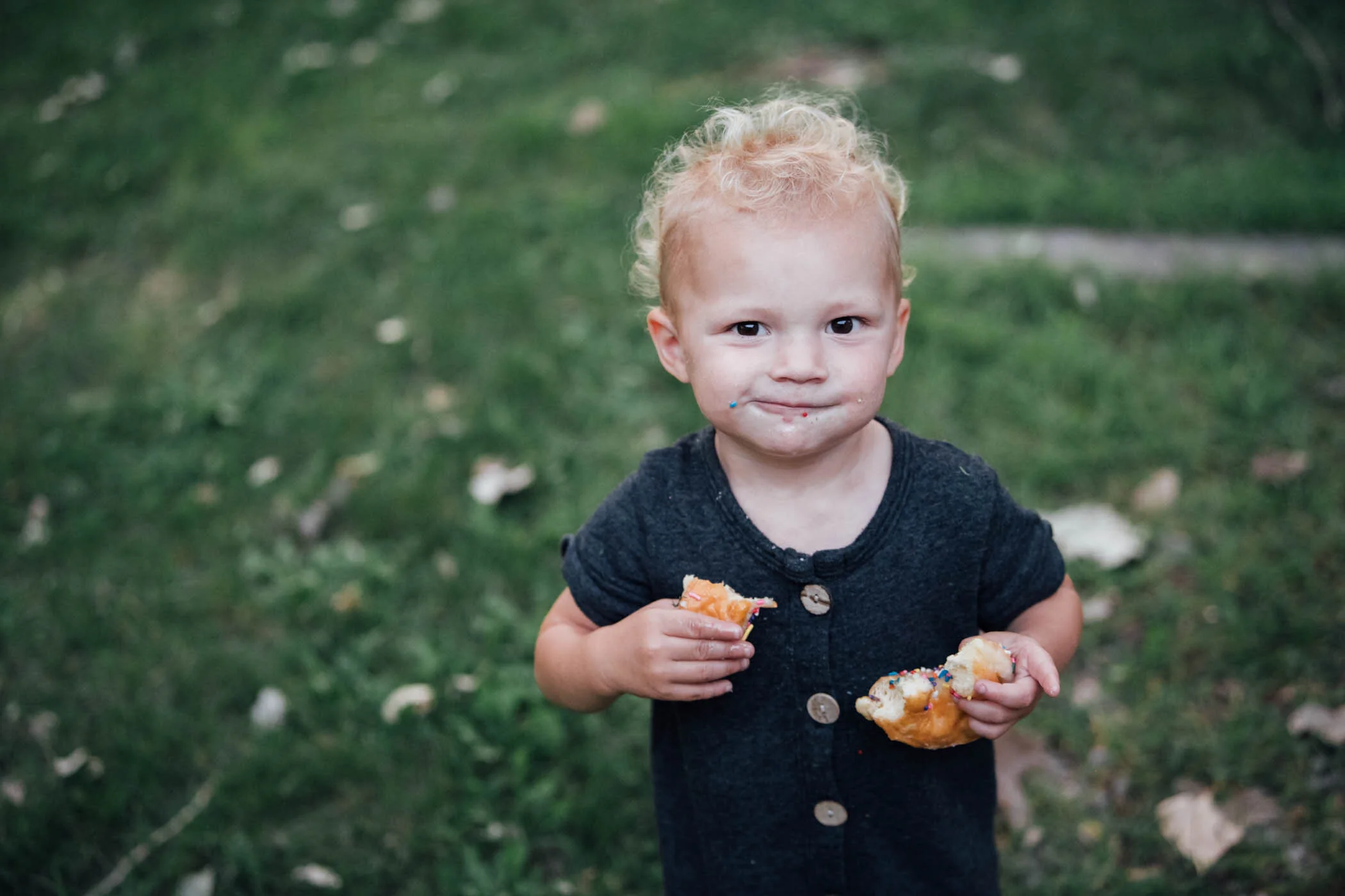 Minneapolis_Documentary_Family_PhotographerS_huttersmack082404.jpg