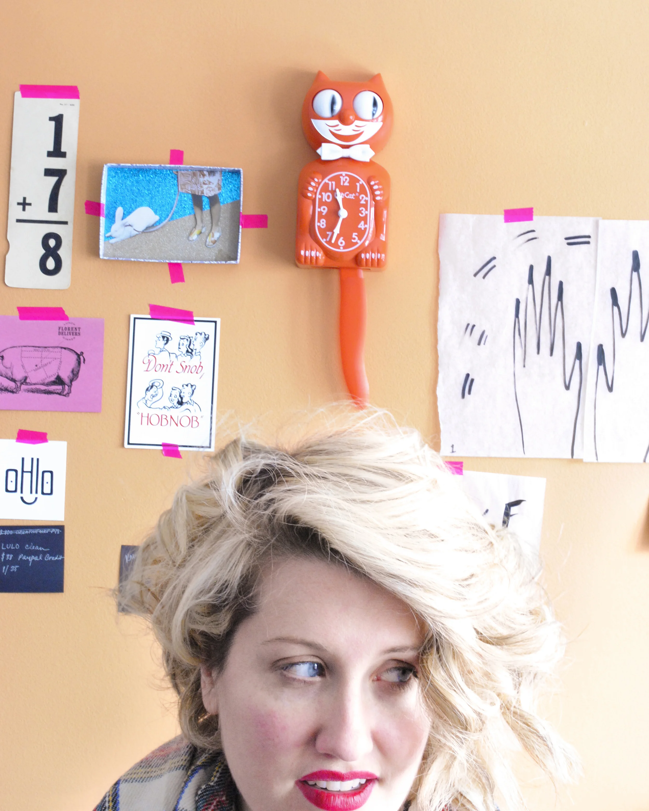 Lisa-Ragland-kit-kat-clock