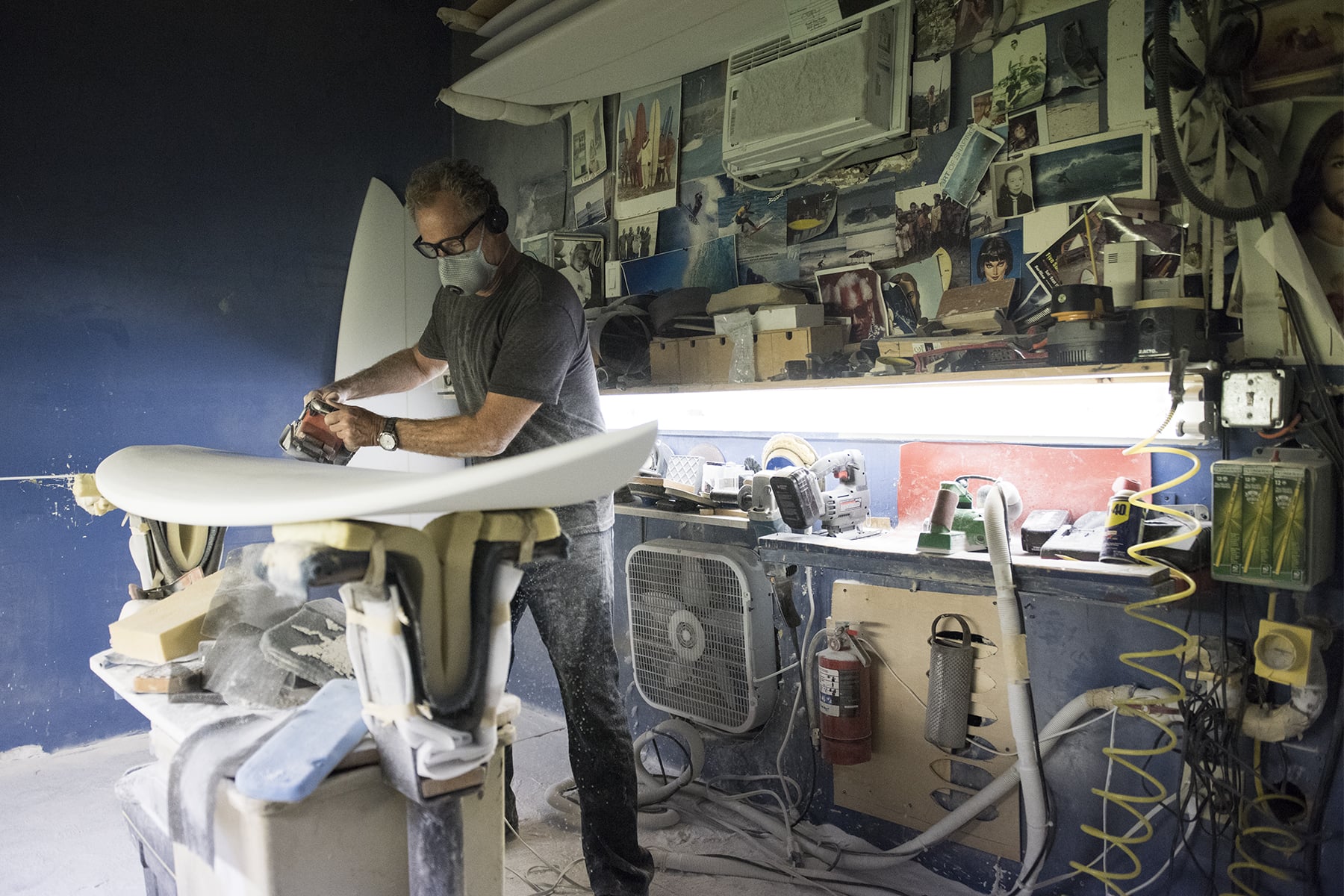 Tim-Bessel-workshop-surfboard-sanding